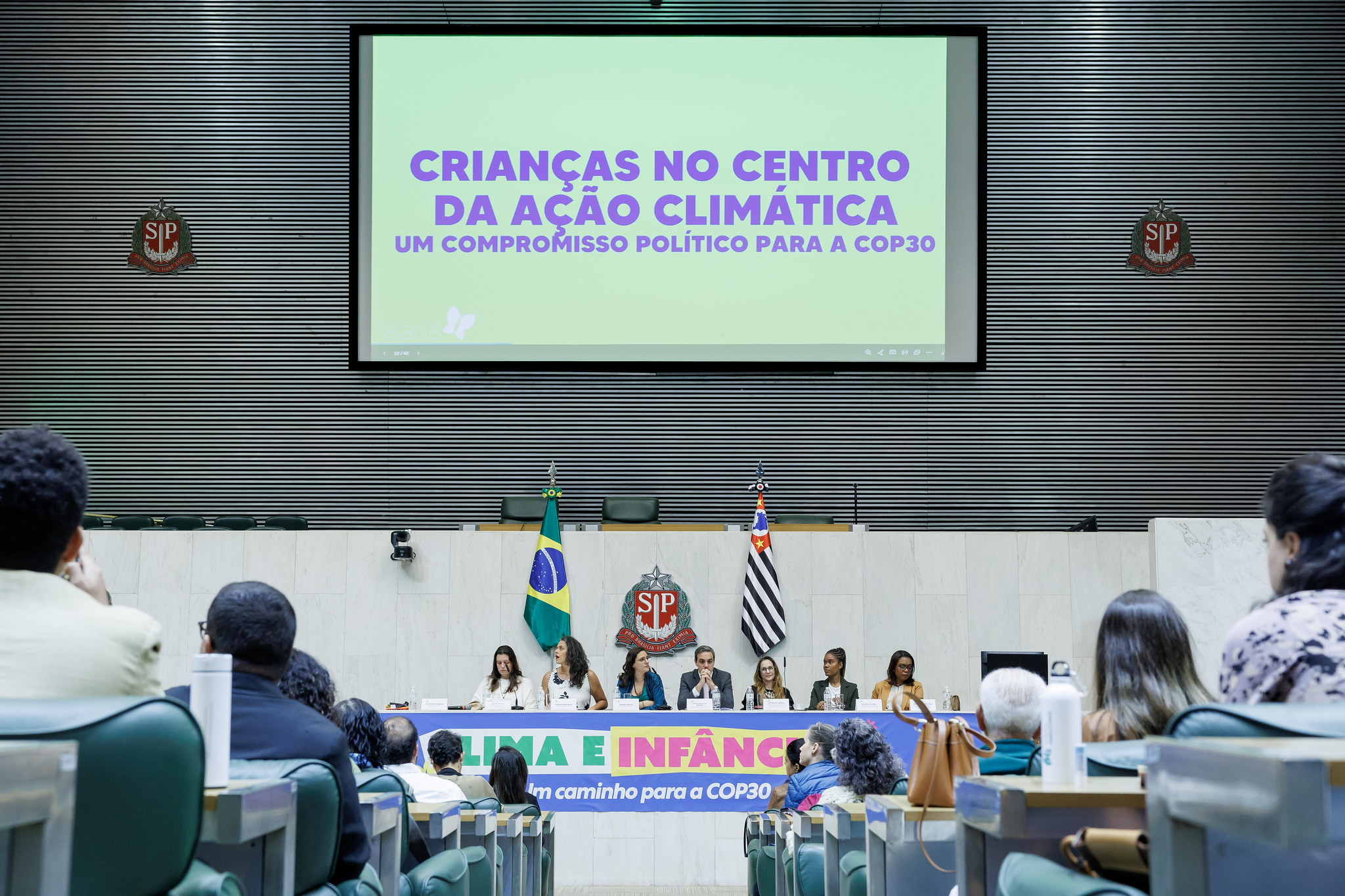 Sessão Solene foi realizada no plenário JK<a style='float:right;color:#ccc' href='https://www3.al.sp.gov.br/repositorio/noticia/N-05-2025/fg345325.jpg' target=_blank><i class='bi bi-zoom-in'></i> Clique para ver a imagem </a>