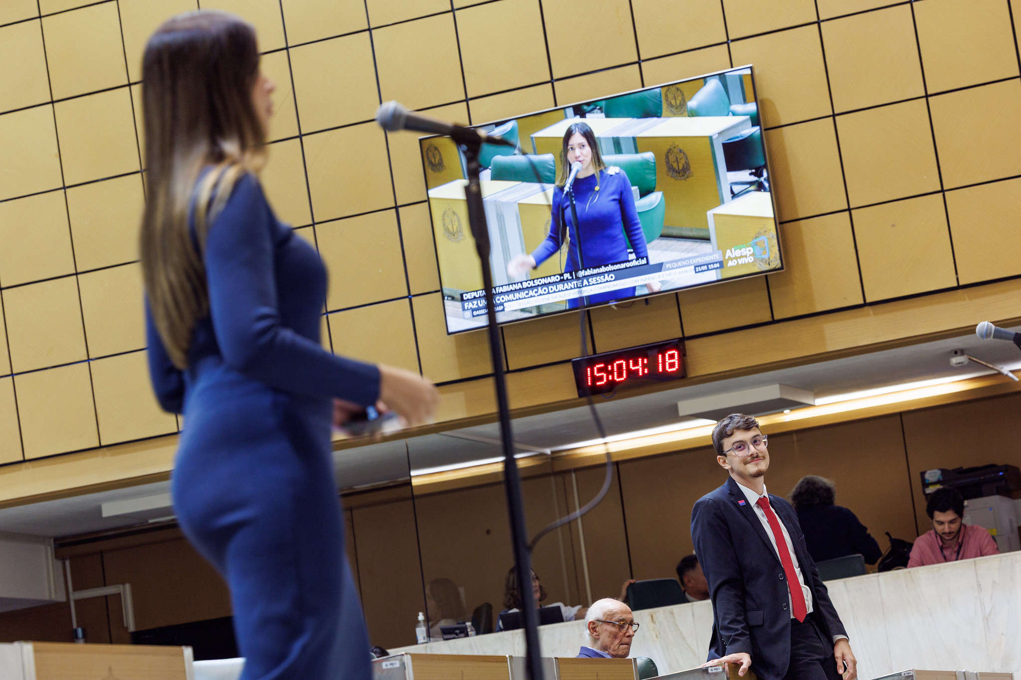 Fabiana Bolsonaro (PL) e Guilherme Cortez (Psol)<a style='float:right;color:#ccc' href='https://www3.al.sp.gov.br/repositorio/noticia/N-05-2025/fg345442.jpg' target=_blank><i class='bi bi-zoom-in'></i> Clique para ver a imagem </a>