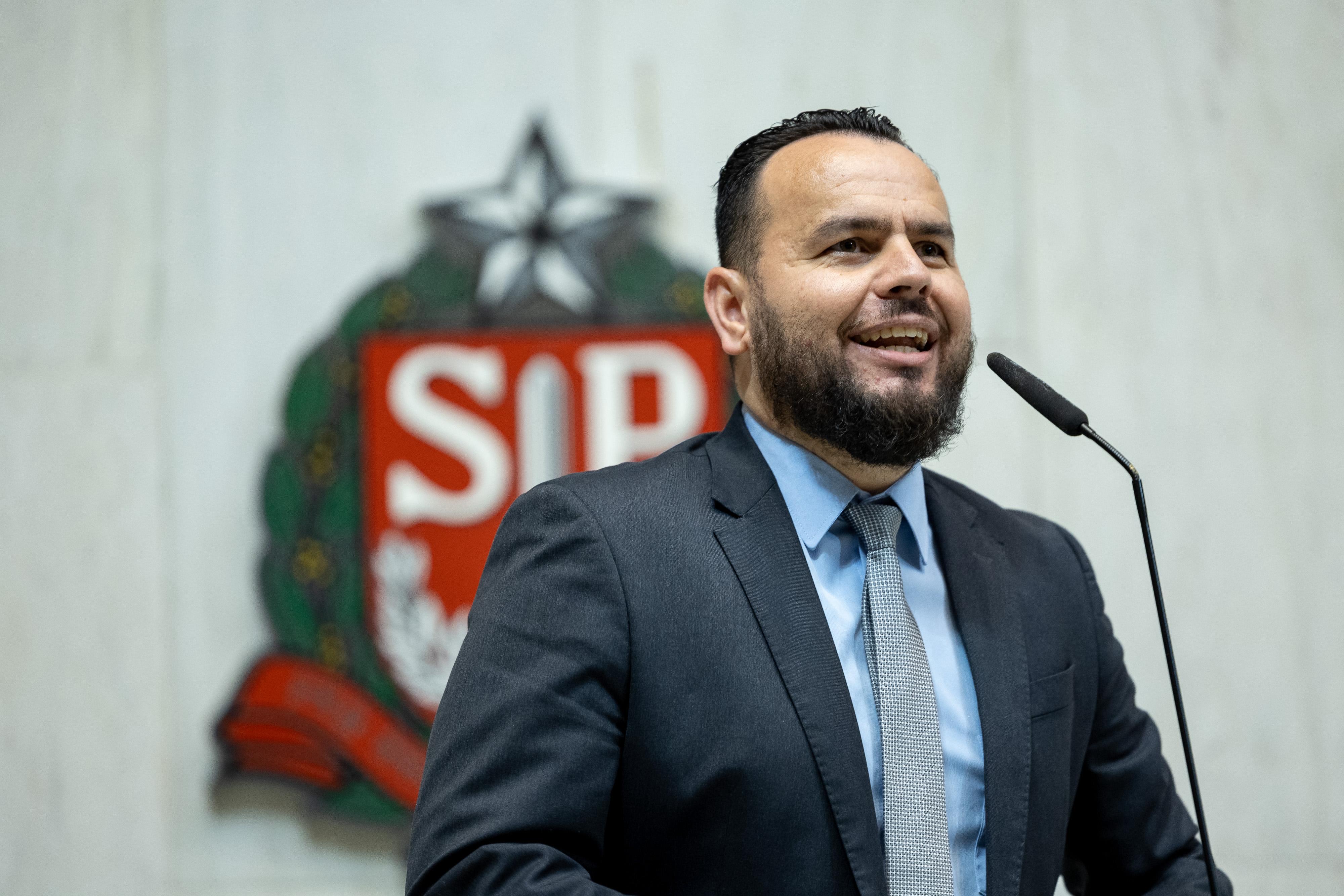 Deputado Gil Diniz<a style='float:right;color:#ccc' href='https://www3.al.sp.gov.br/repositorio/noticia/N-05-2025/fg345519.jpg' target=_blank><i class='bi bi-zoom-in'></i> Clique para ver a imagem </a>