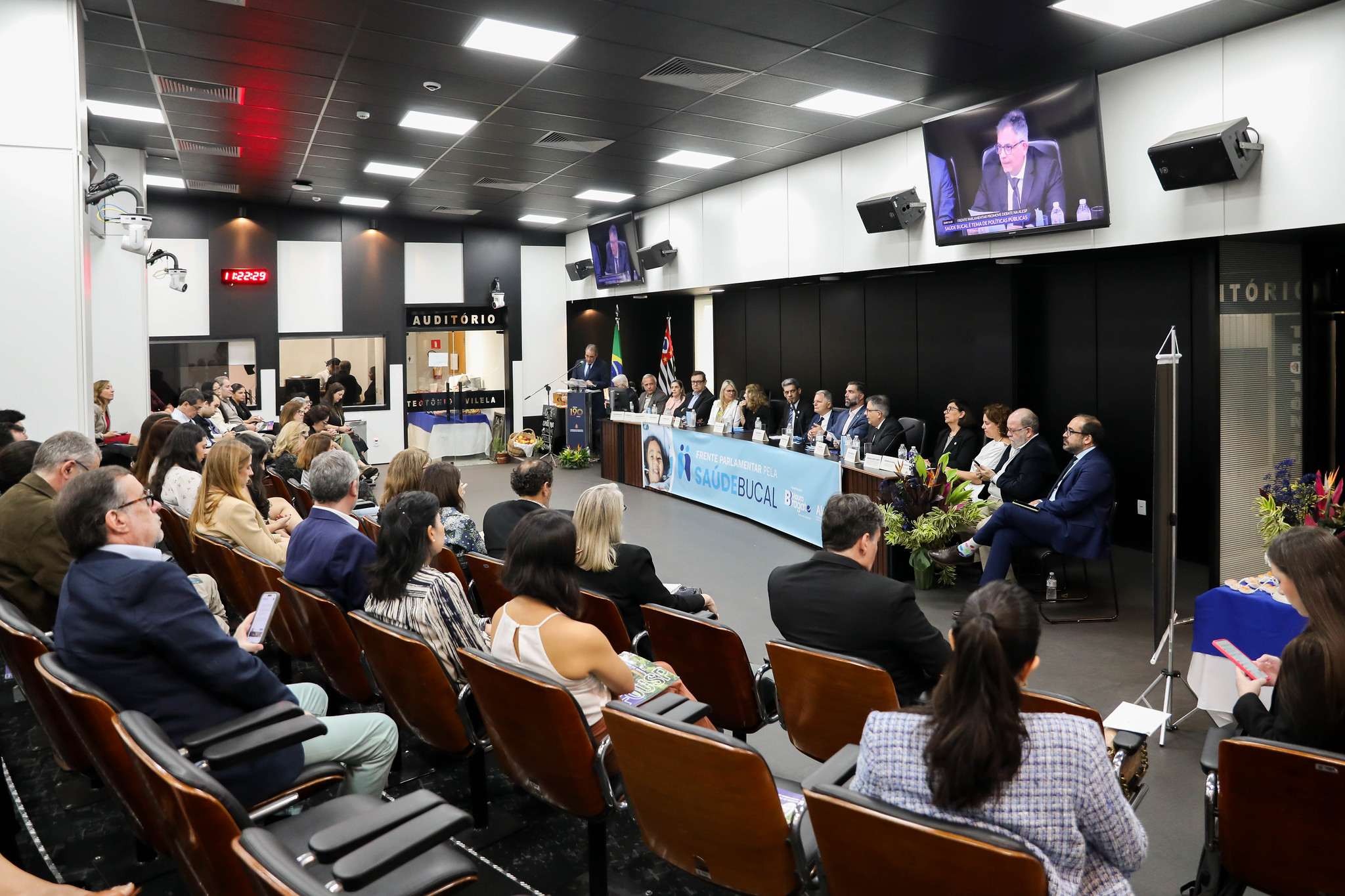Frente quer ampliao de servios odontolgicos<a style='float:right;color:#ccc' href='https://www3.al.sp.gov.br/repositorio/noticia/N-05-2025/fg345549.jpg' target=_blank><i class='bi bi-zoom-in'></i> Clique para ver a imagem </a>