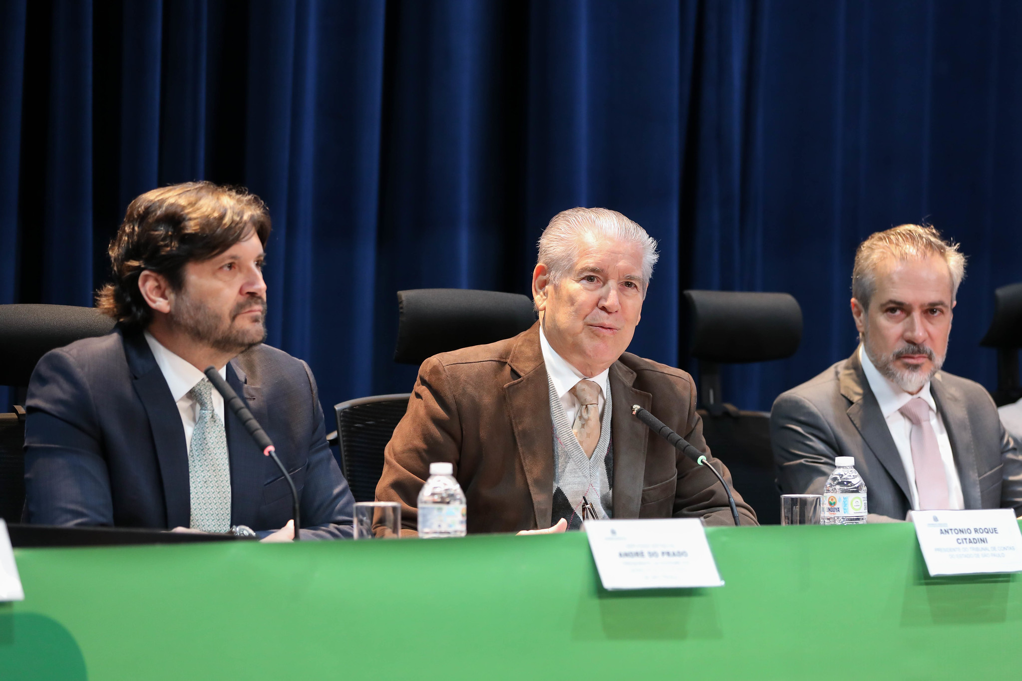 Mesa de abertura: divulgao do conhecimento<a style='float:right;color:#ccc' href='https://www3.al.sp.gov.br/repositorio/noticia/N-05-2025/fg345900.jpg' target=_blank><i class='bi bi-zoom-in'></i> Clique para ver a imagem </a>