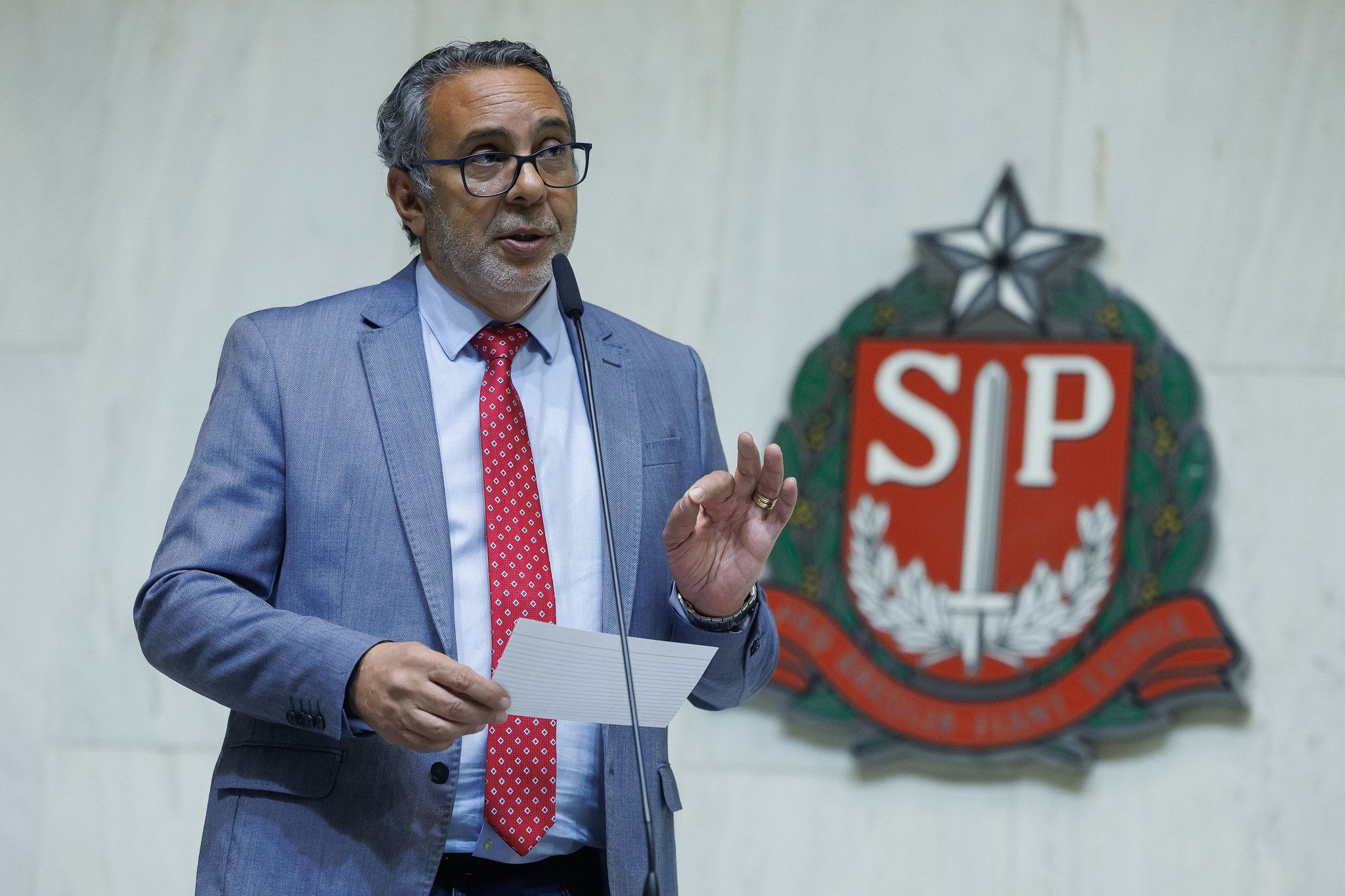 Deputado R�mulo Fernandes <a style='float:right' href='https://www3.al.sp.gov.br/repositorio/noticia/N-05-2026/fg364100.jpg' target=_blank><img src='/_img/material-file-download-white.png' width='14px' alt='Clique para baixar a imagem'></a>
