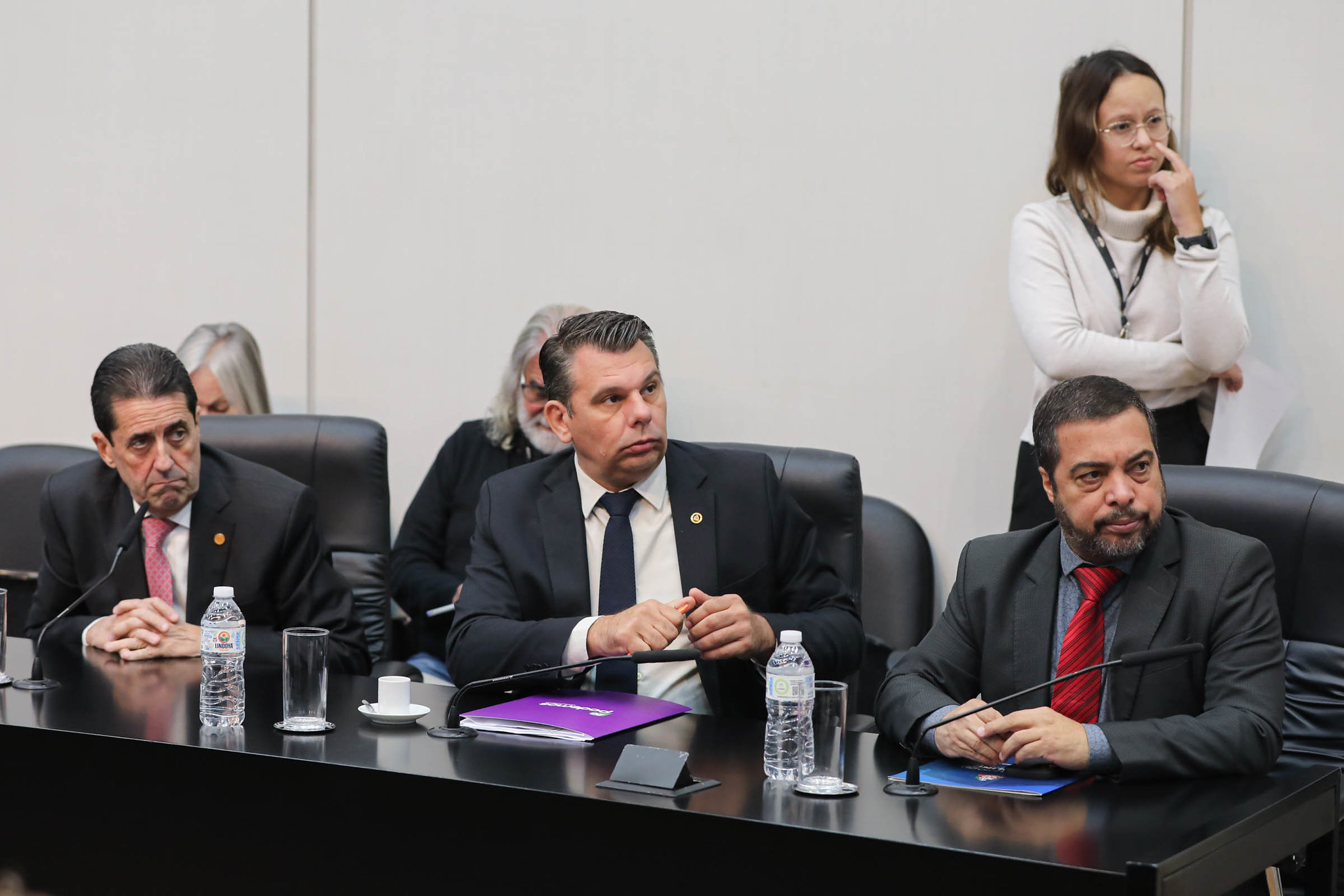Delegado Olim, F�bio F. de S� e Luiz C. Marcolino<a style='float:right' href='https://www3.al.sp.gov.br/repositorio/noticia/N-05-2026/fg364401.jpg' target=_blank><img src='/_img/material-file-download-white.png' width='14px' alt='Clique para baixar a imagem'></a>