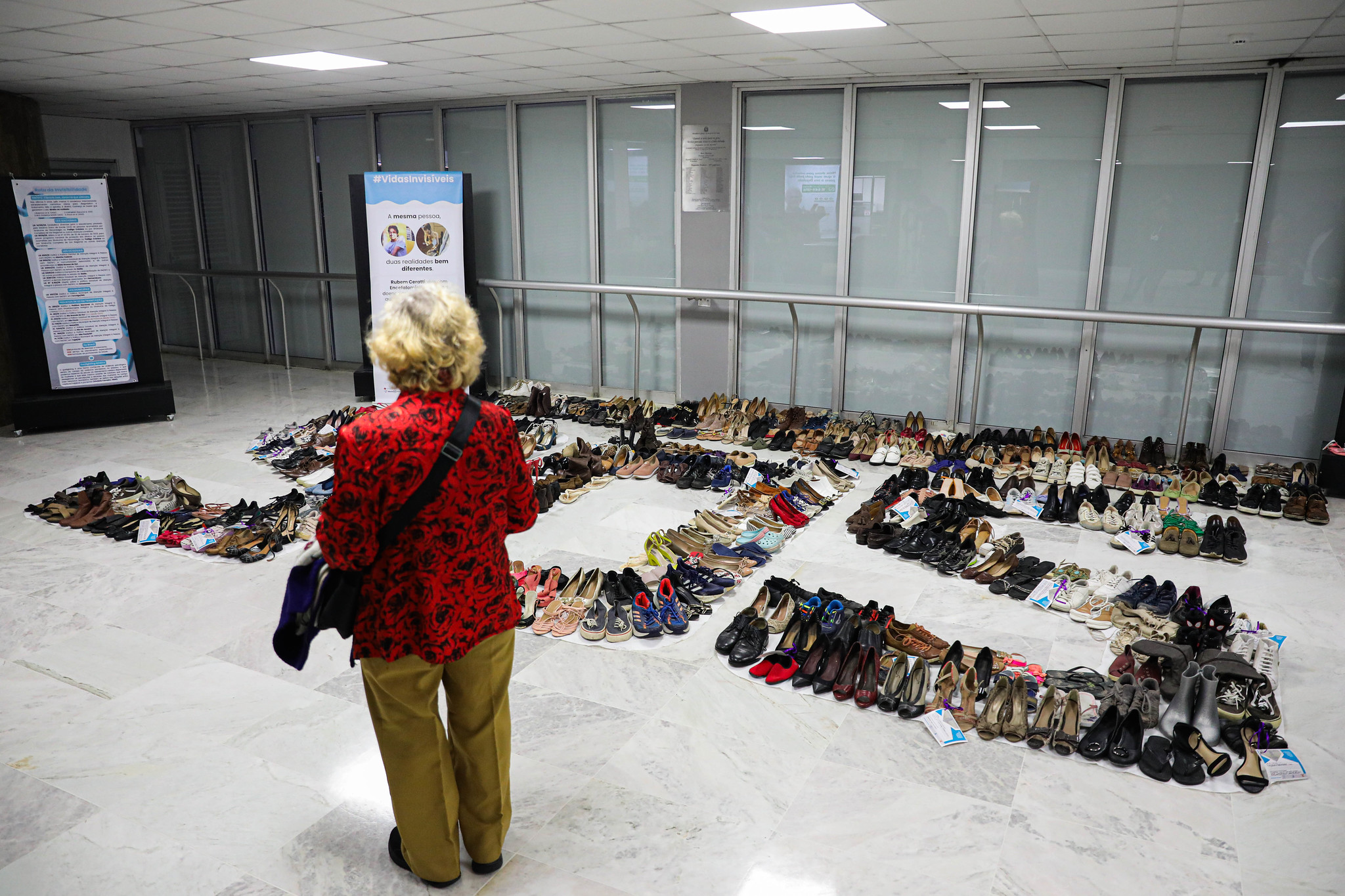 Exposi��o Vidas Invis�veis na Alesp<a style='float:right' href='https://www3.al.sp.gov.br/repositorio/noticia/N-05-2026/fg364425.jpg' target=_blank><img src='/_img/material-file-download-white.png' width='14px' alt='Clique para baixar a imagem'></a>