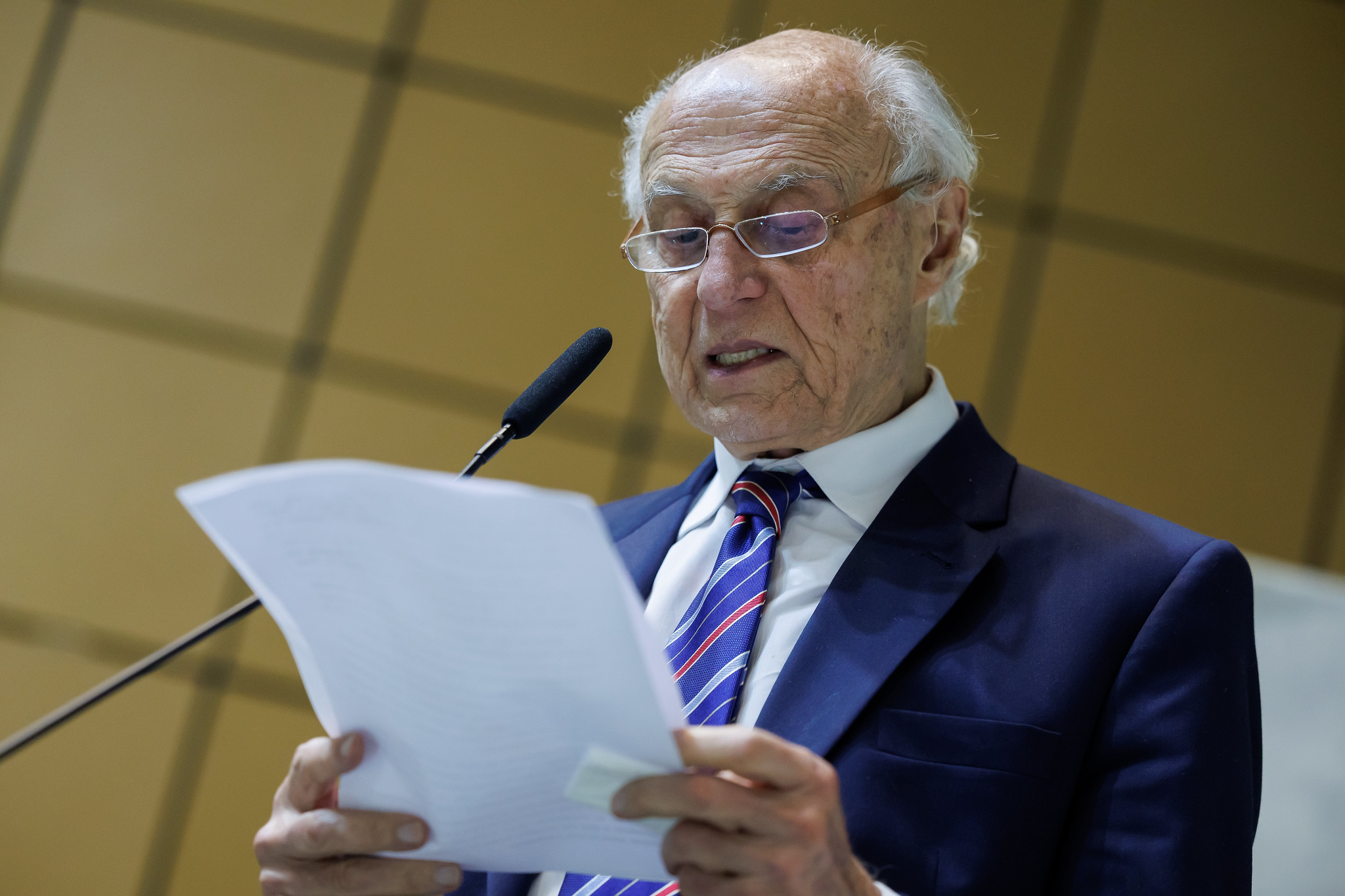 Deputado  Eduardo Suplicy (PT)<a style='float:right' href='https://www3.al.sp.gov.br/repositorio/noticia/N-05-2026/fg364437.jpg' target=_blank><img src='/_img/material-file-download-white.png' width='14px' alt='Clique para baixar a imagem'></a>