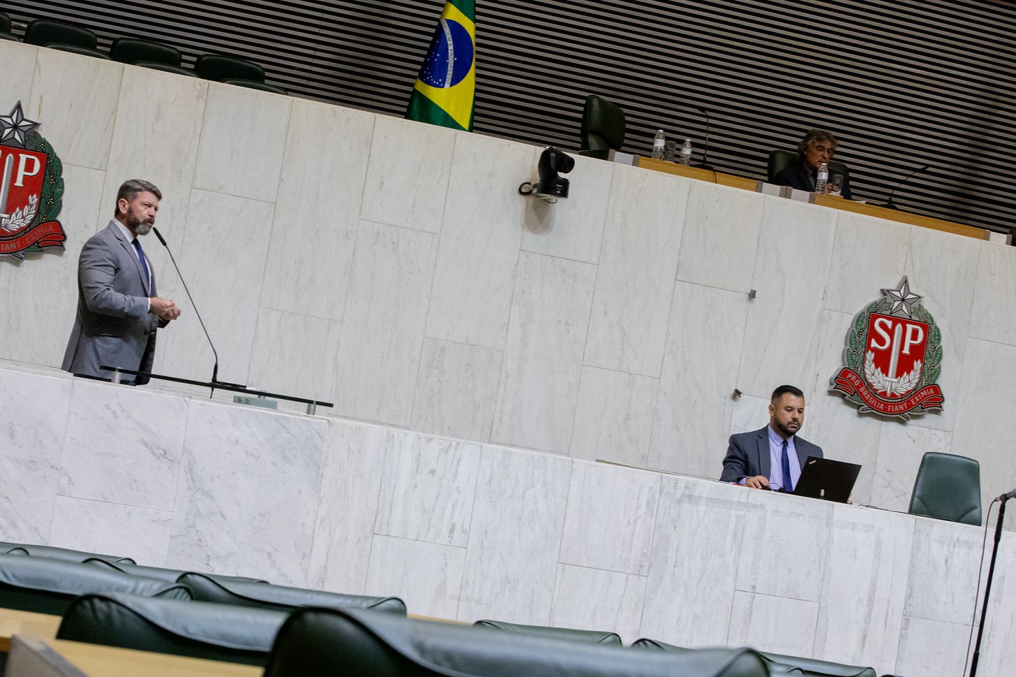 Sess�o Ordin�ria desta quinta (14)<a style='float:right;color:#ccc' href='https://www3.al.sp.gov.br/repositorio/noticia/N-05-2026/fg364539.jpg' target=_blank><i class='bi bi-zoom-in'></i> Clique para ver a imagem </a>