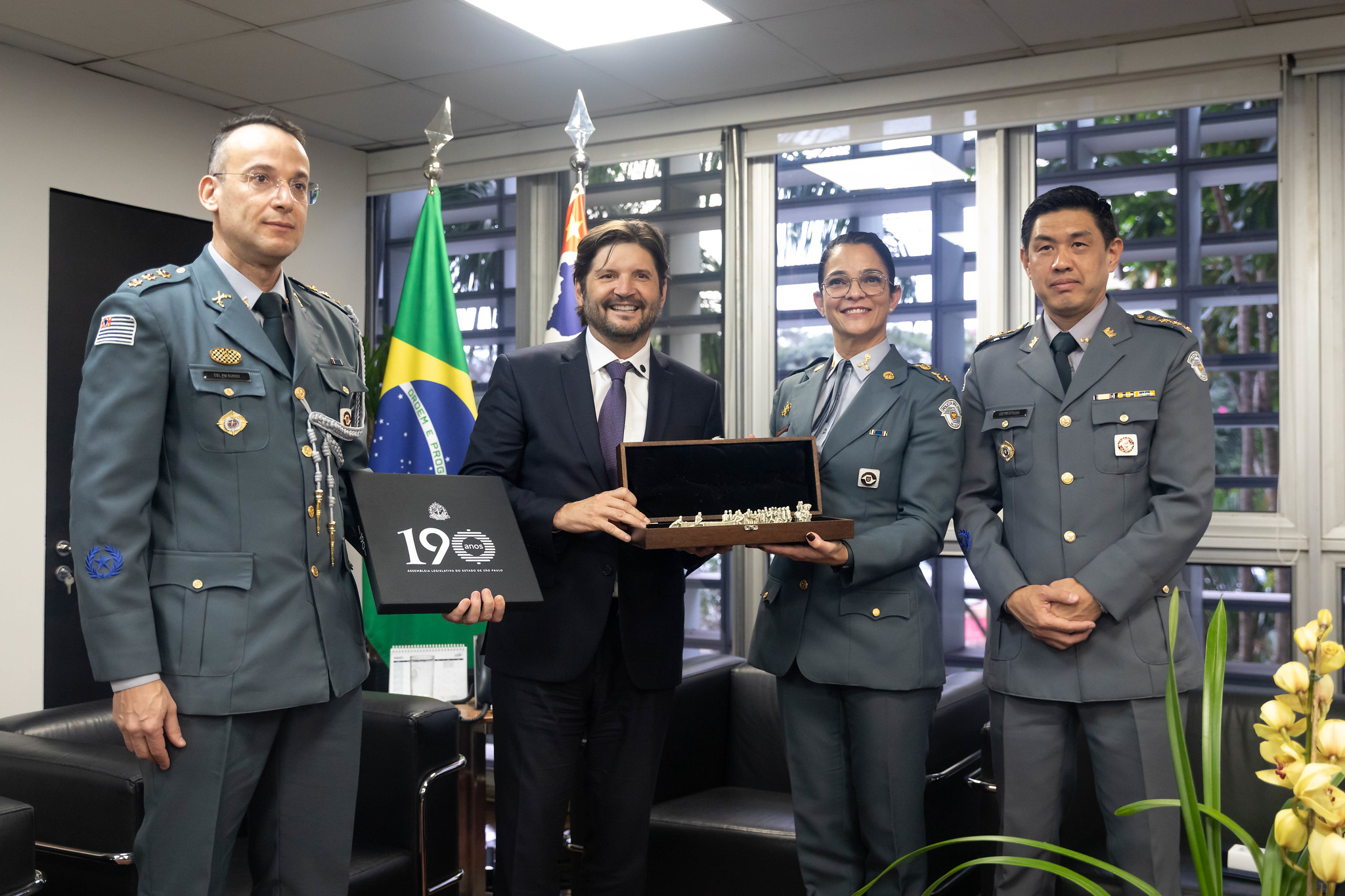 Coronel Glauce � recebida por Andr� do Prado<a style='float:right;color:#ccc' href='https://www3.al.sp.gov.br/repositorio/noticia/N-05-2026/fg364754.jpg' target=_blank><i class='bi bi-zoom-in'></i> Clique para ver a imagem </a>