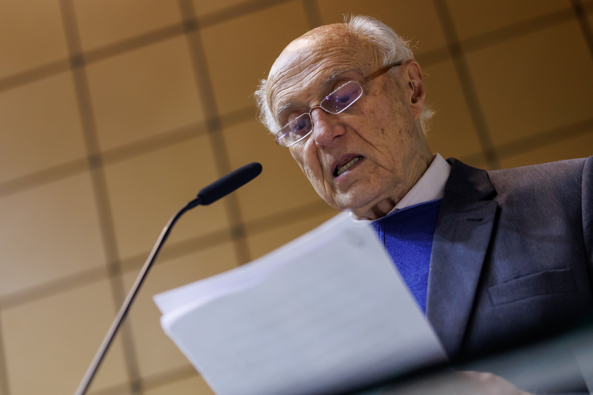 Eduardo Suplicy (PT)<a style='float:right;color:#ccc' href='https://www3.al.sp.gov.br/repositorio/noticia/N-05-2026/fg364784.jpg' target=_blank><i class='bi bi-zoom-in'></i> Clique para ver a imagem </a>