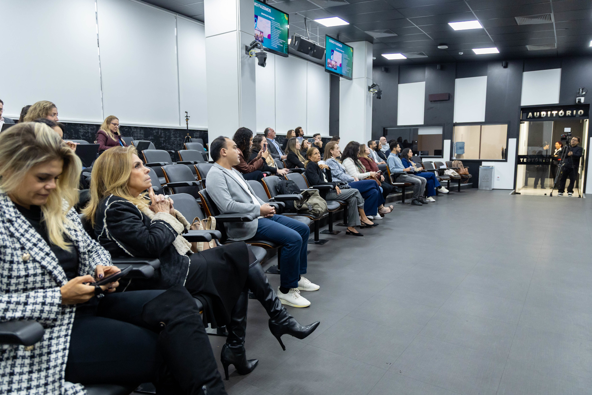 Semin�rio sobre financiamento contra c�ncer<a style='float:right;color:#ccc' href='https://www3.al.sp.gov.br/repositorio/noticia/N-05-2026/fg364791.jpg' target=_blank><i class='bi bi-zoom-in'></i> Clique para ver a imagem </a>