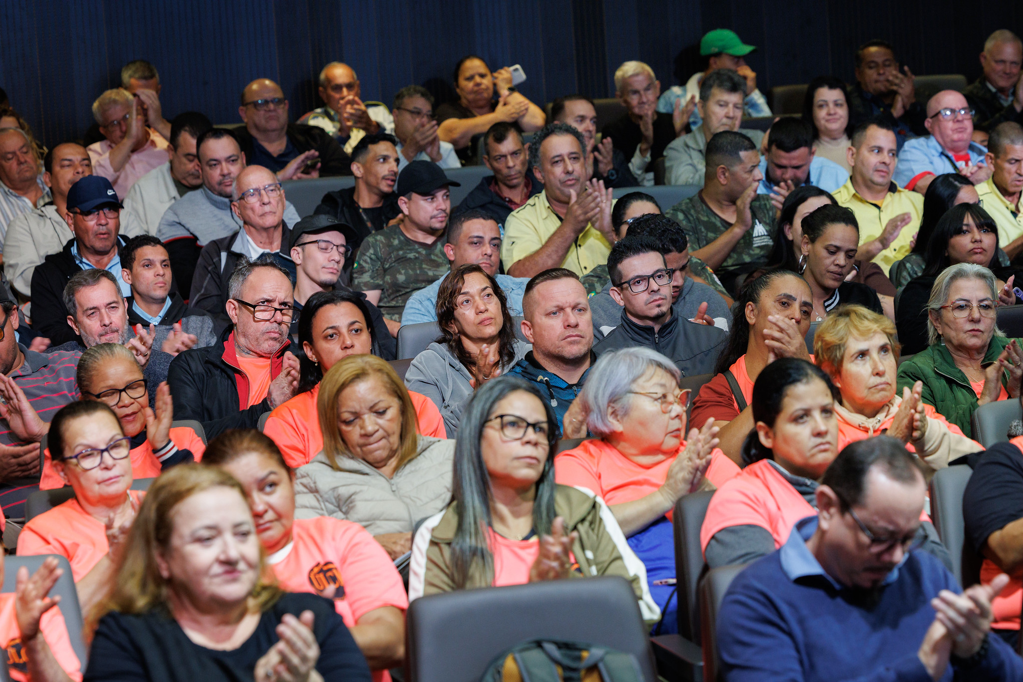 Popula��o participa de debate sobre tarifa zero<a style='float:right;color:#ccc' href='https://www3.al.sp.gov.br/repositorio/noticia/N-05-2026/fg364804.jpg' target=_blank><i class='bi bi-zoom-in'></i> Clique para ver a imagem </a>