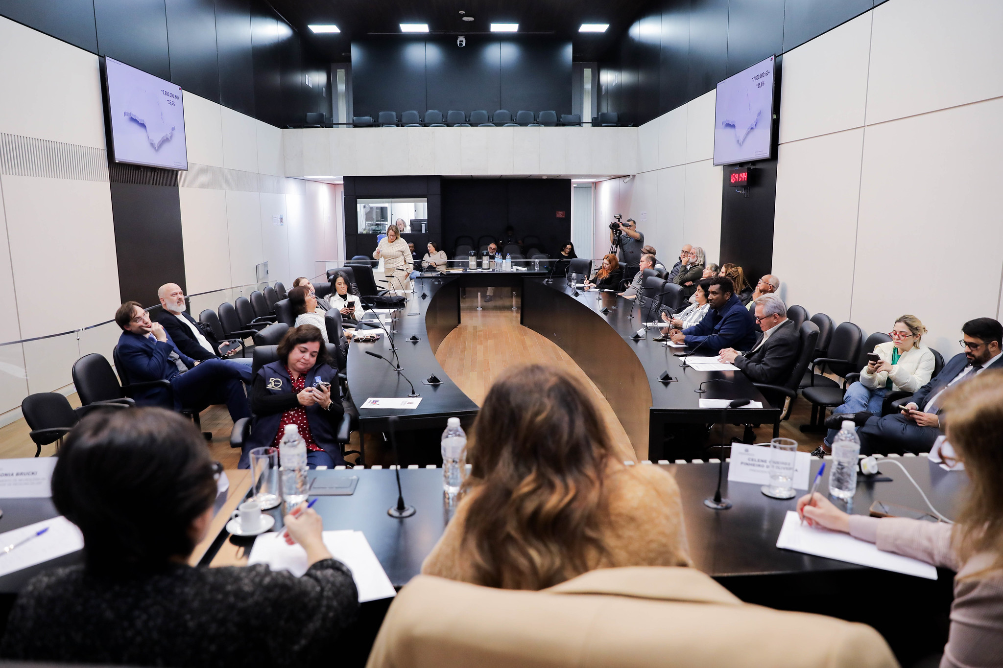Audi�ncia debate Apoio a Pessoas com Alzheimer<a style='float:right;color:#ccc' href='https://www3.al.sp.gov.br/repositorio/noticia/N-05-2026/fg364893.jpg' target=_blank><i class='bi bi-zoom-in'></i> Clique para ver a imagem </a>