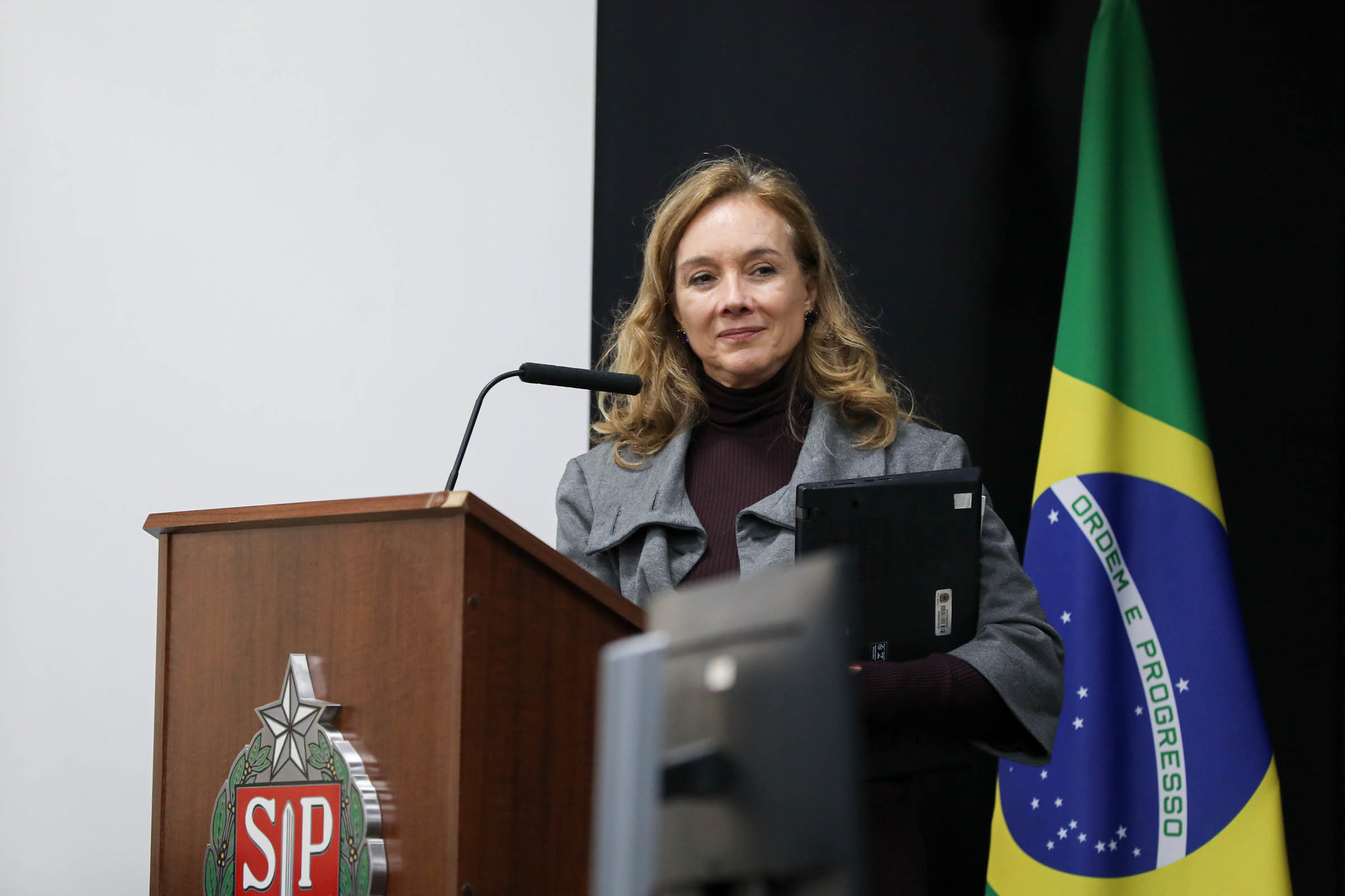 Carmen: cidad�o devidamente informado<a style='float:right;color:#ccc' href='https://www3.al.sp.gov.br/repositorio/noticia/N-05-2026/fg364964.jpg' target=_blank><i class='bi bi-zoom-in'></i> Clique para ver a imagem </a>