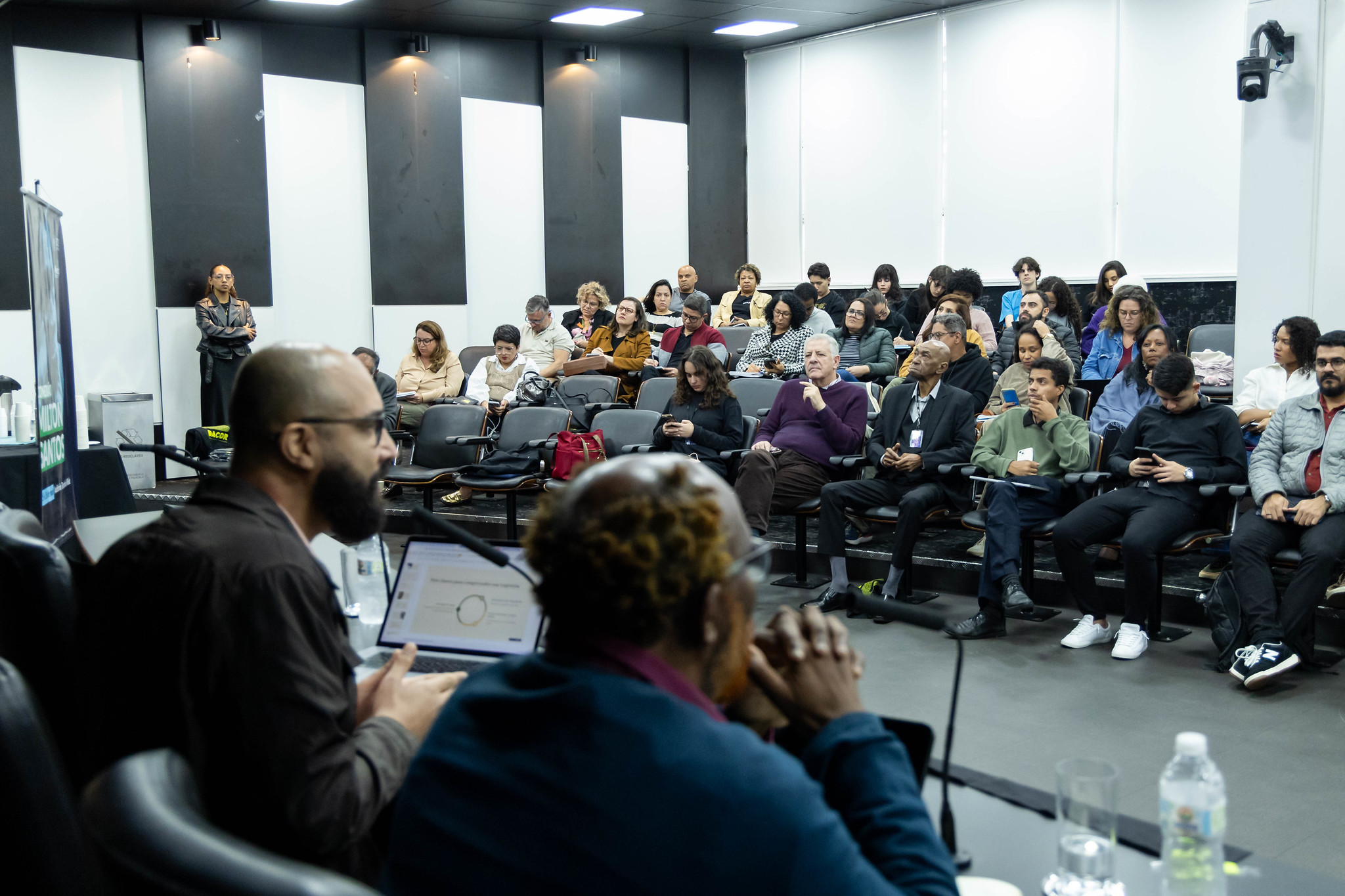 Centen�rio de Milton Santos � reverenciado <a style='float:right;color:#ccc' href='https://www3.al.sp.gov.br/repositorio/noticia/N-05-2026/fg365148.jpg' target=_blank><i class='bi bi-zoom-in'></i> Clique para ver a imagem </a>