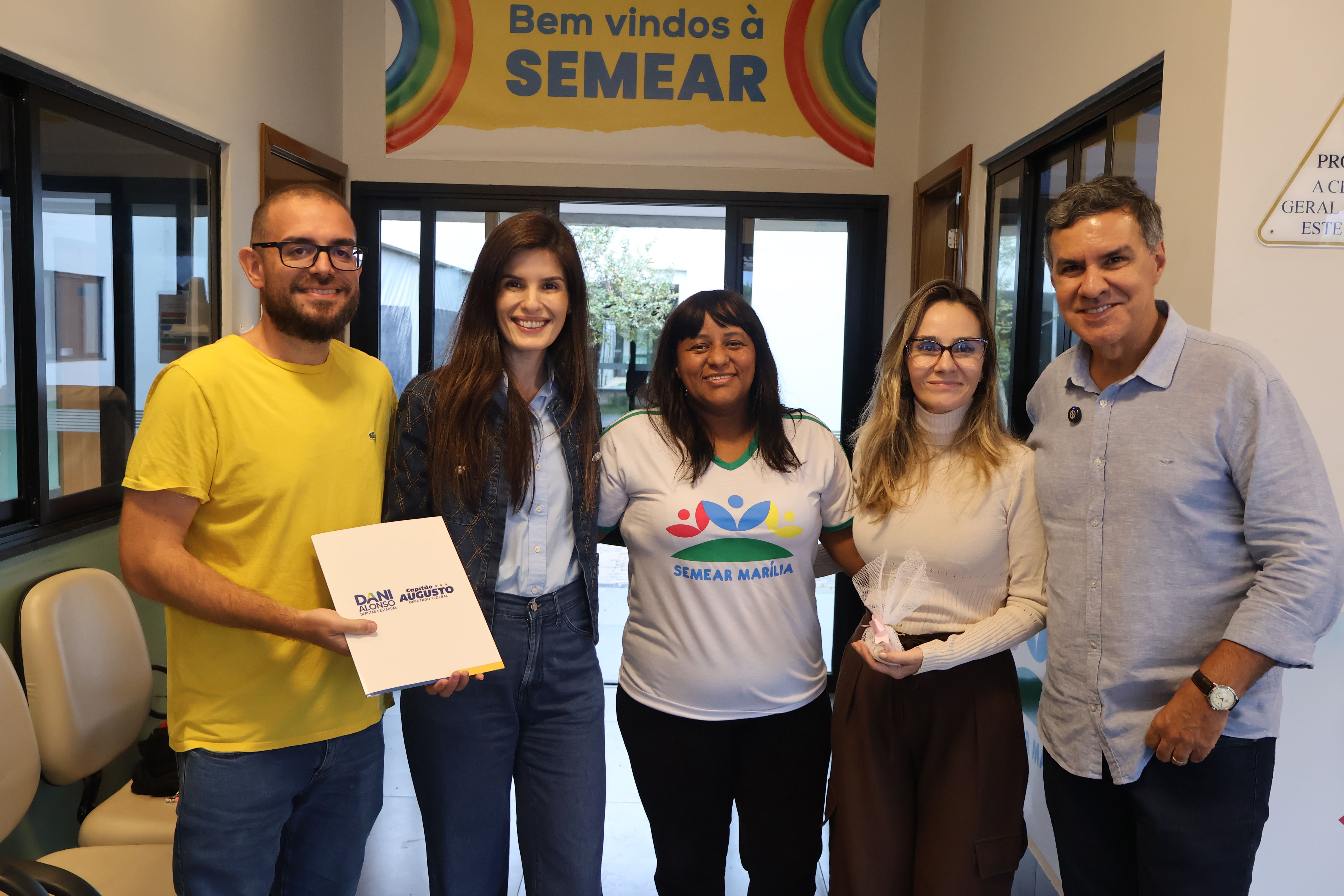 Deputados no Projeto Semear<a style='float:right;color:#ccc' href='https://www3.al.sp.gov.br/repositorio/noticia/N-05-2026/fg365206.jpg' target=_blank><i class='bi bi-zoom-in'></i> Clique para ver a imagem </a>