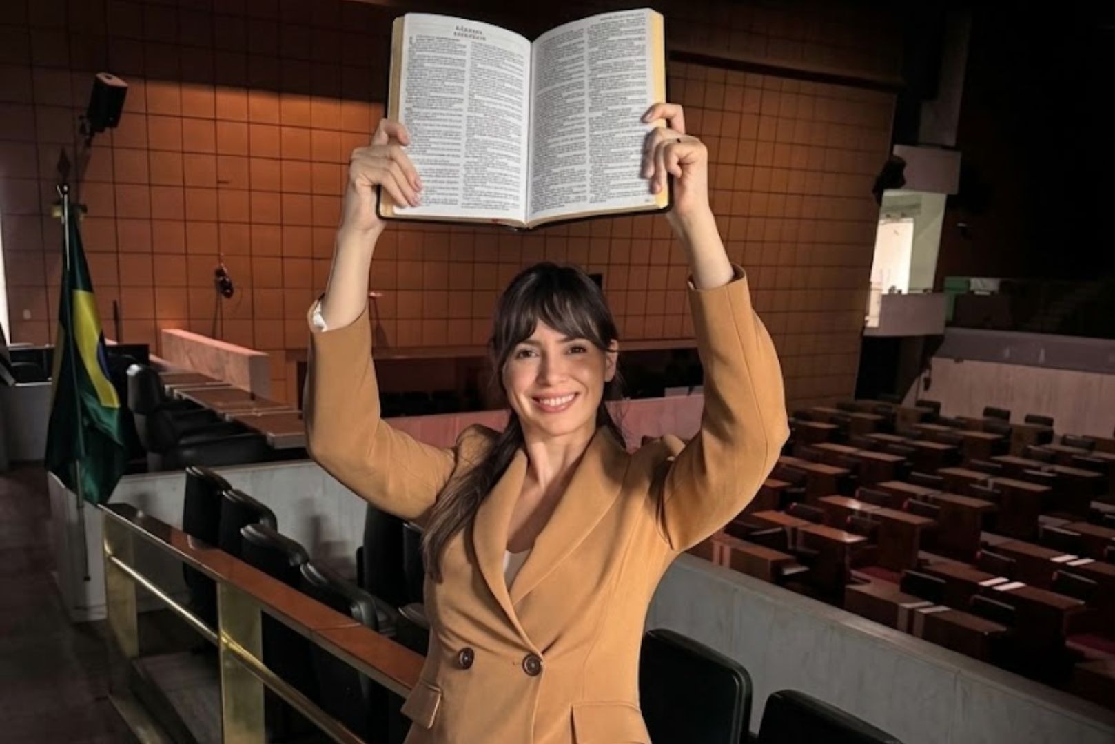 Deputada Fabiana Bolsonaro<a style='float:right;color:#ccc' href='https://www3.al.sp.gov.br/repositorio/noticia/N-05-2026/fg365224.jpg' target=_blank><i class='bi bi-zoom-in'></i> Clique para ver a imagem </a>