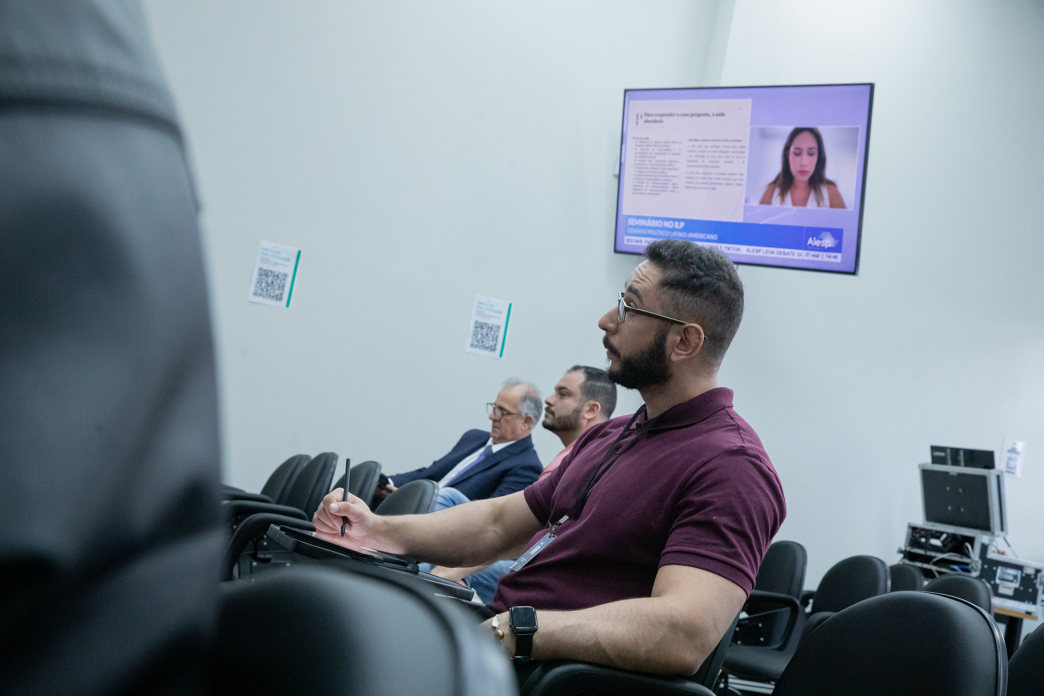 Aula expositiva da pesquisadora Paloma Pitre<a style='float:right;color:#ccc' href='https://www3.al.sp.gov.br/repositorio/noticia/N-05-2026/fg365285.jpg' target=_blank><i class='bi bi-zoom-in'></i> Clique para ver a imagem </a>