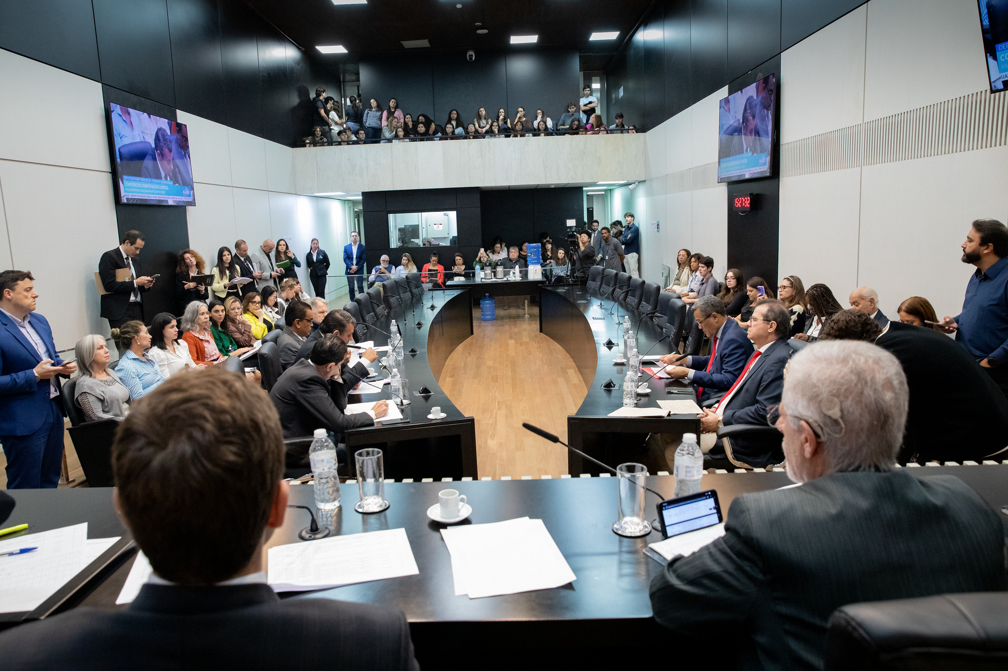 Reuni�o da CCJR da Alesp<a style='float:right;color:#ccc' href='https://www3.al.sp.gov.br/repositorio/noticia/N-05-2026/fg365290.jpg' target=_blank><i class='bi bi-zoom-in'></i> Clique para ver a imagem </a>