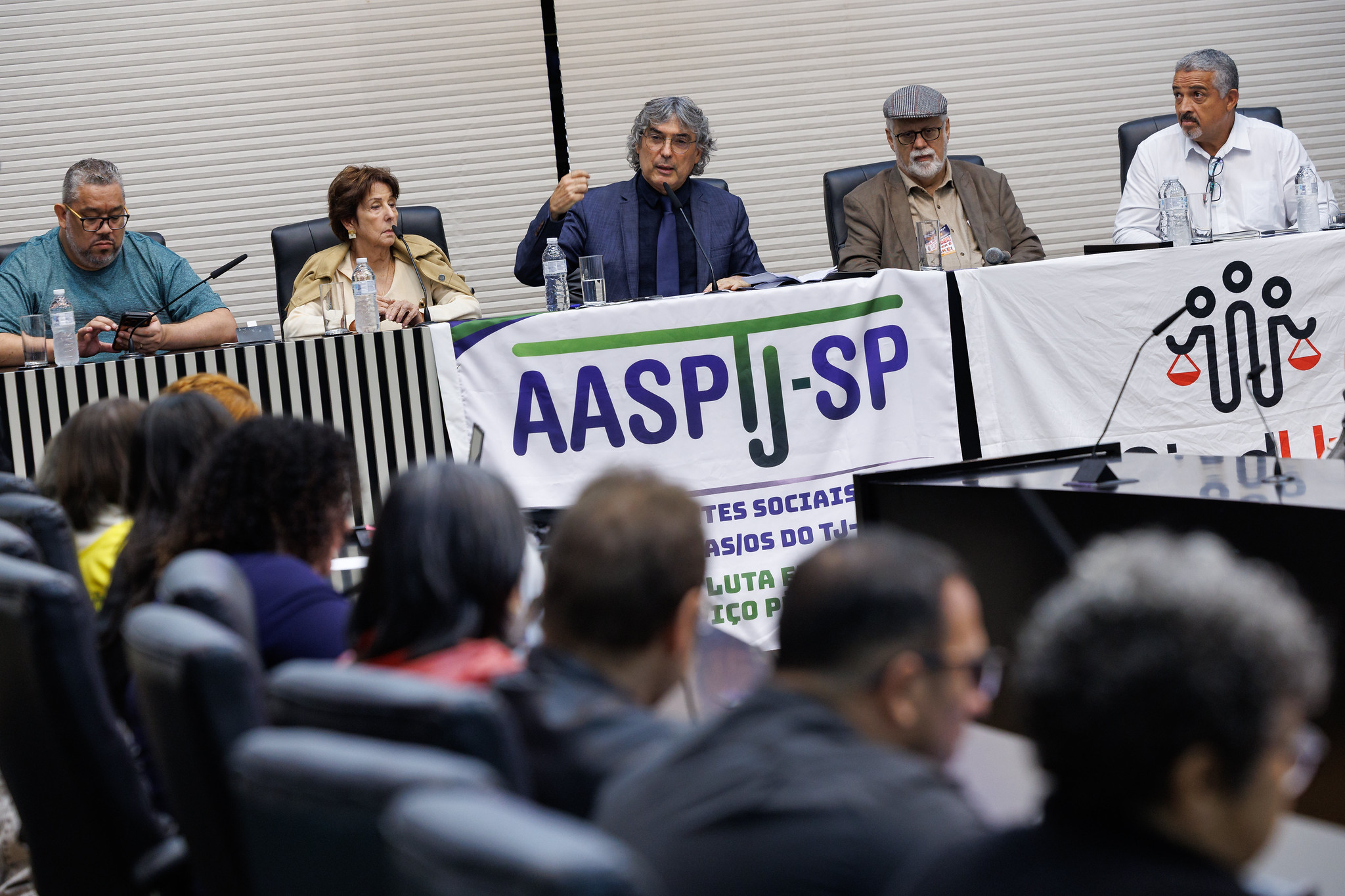 Debate sobre abono de at� seis faltas anuais<a style='float:right;color:#ccc' href='https://www3.al.sp.gov.br/repositorio/noticia/N-05-2026/fg365319.jpg' target=_blank><i class='bi bi-zoom-in'></i> Clique para ver a imagem </a>