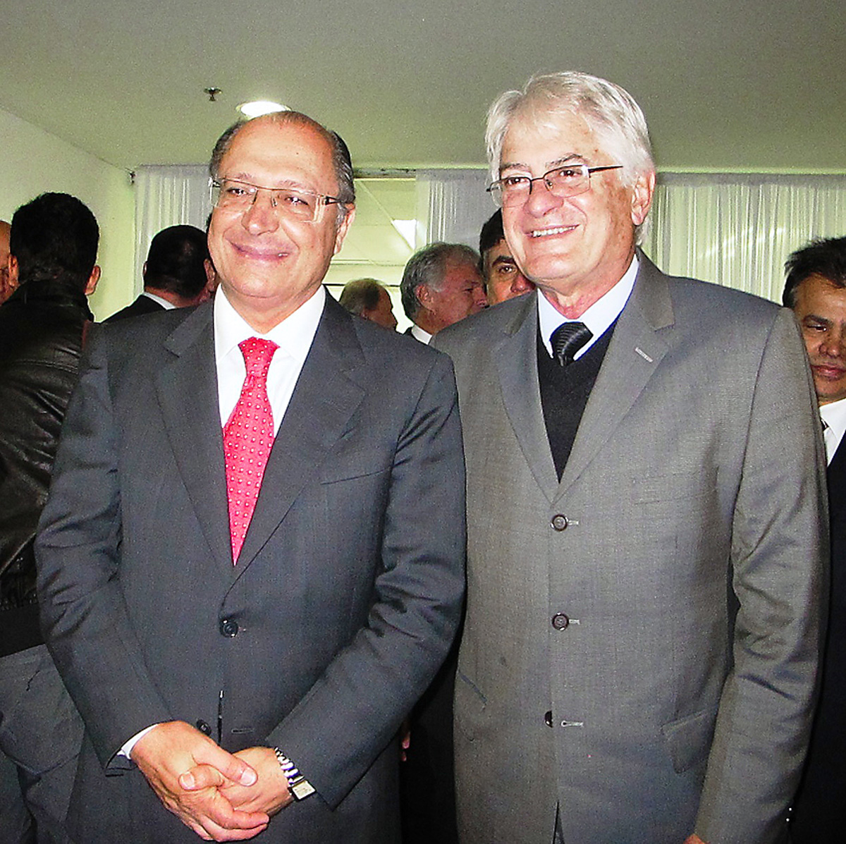 Geraldo Alckmin e Roberto Engler<a style='float:right;color:#ccc' href='https://www3.al.sp.gov.br/repositorio/noticia/N-06-2012/fg115780.jpg' target=_blank><i class='bi bi-zoom-in'></i> Clique para ver a imagem </a>