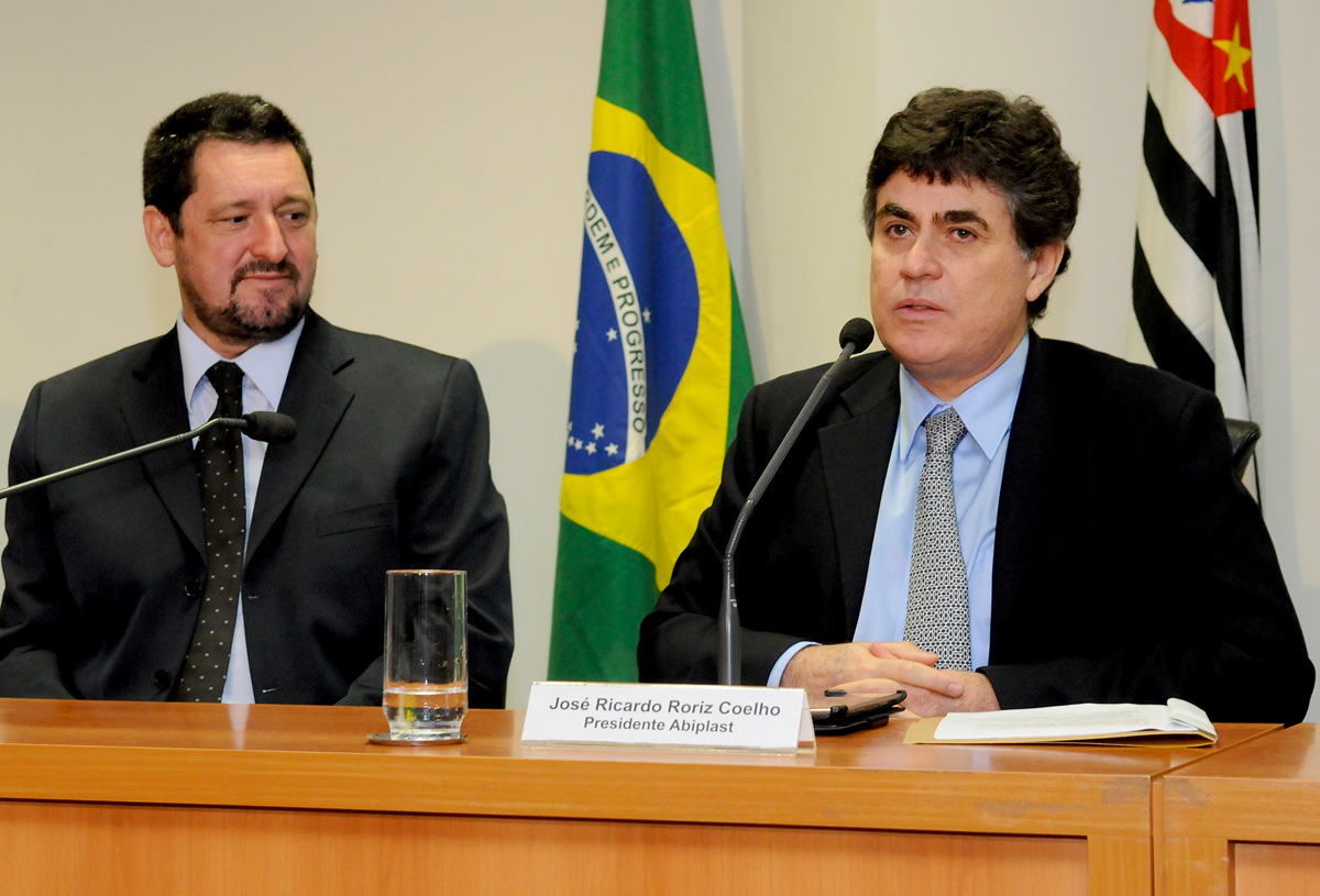 Vanderlei Siraque e Jose Roriz Coelho<a style='float:right;color:#ccc' href='https://www3.al.sp.gov.br/repositorio/noticia/N-06-2012/fg115882.jpg' target=_blank><i class='bi bi-zoom-in'></i> Clique para ver a imagem </a>