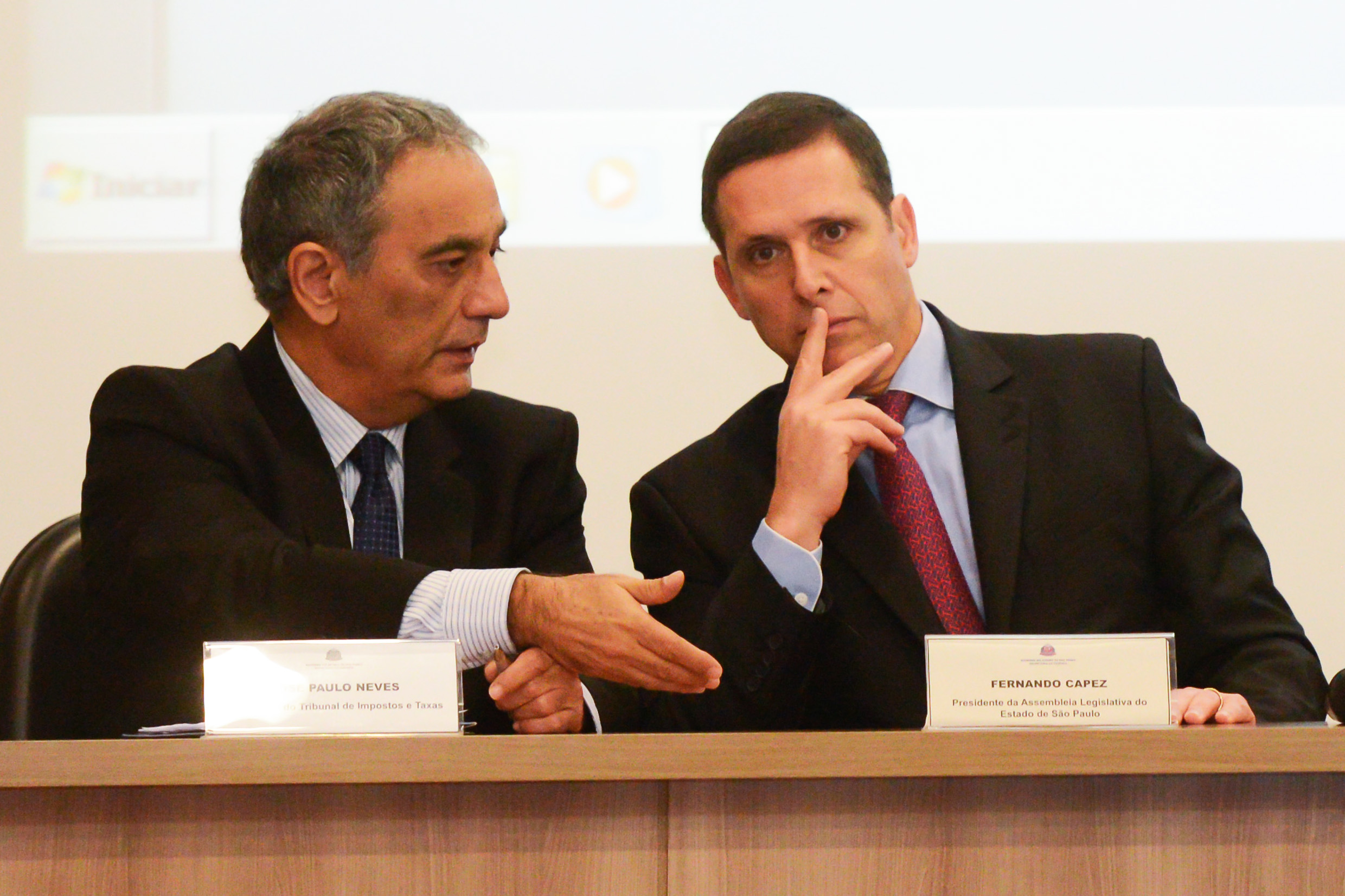Jos Paulo Neves e Fernando Capez <a style='float:right;color:#ccc' href='https://www3.al.sp.gov.br/repositorio/noticia/N-06-2015/fg171417.jpg' target=_blank><i class='bi bi-zoom-in'></i> Clique para ver a imagem </a>