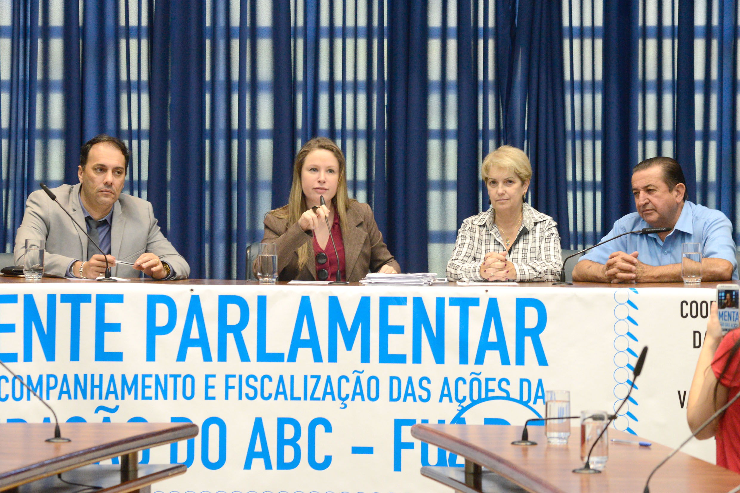 Atila Jacomussi, Vanessa Damo, Sandra Vieira e Jair da Farmcia<a style='float:right;color:#ccc' href='https://www3.al.sp.gov.br/repositorio/noticia/N-06-2015/fg171634.jpg' target=_blank><i class='bi bi-zoom-in'></i> Clique para ver a imagem </a>