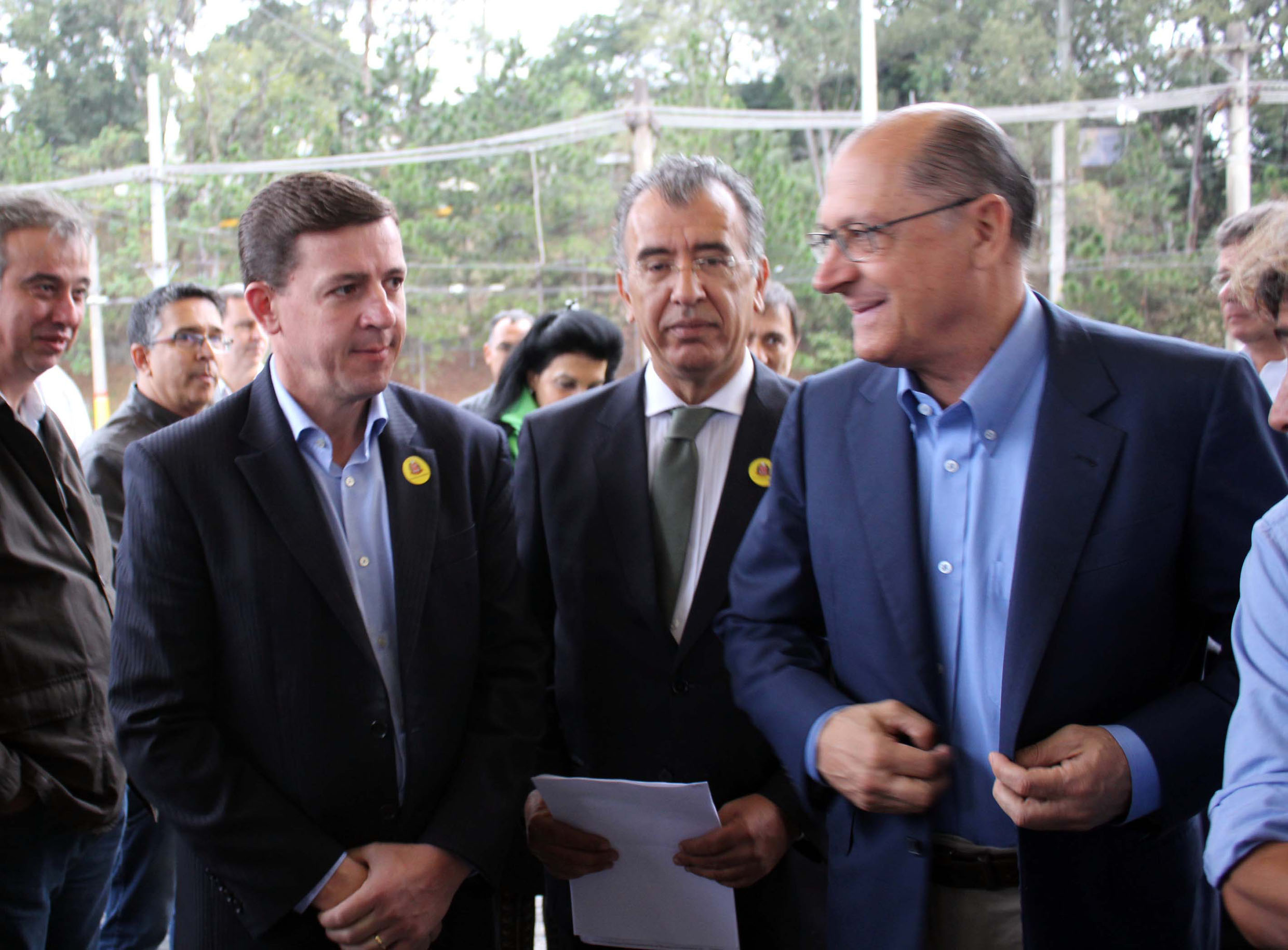 Orlando Morando, presidente EMTU Joaquim e governador Geraldo Alckmin<a style='float:right;color:#ccc' href='https://www3.al.sp.gov.br/repositorio/noticia/N-06-2015/fg171691.jpg' target=_blank><i class='bi bi-zoom-in'></i> Clique para ver a imagem </a>