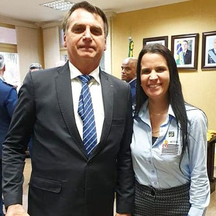 Jair Bolsonaro e Leticia Aguiar<a style='float:right;color:#ccc' href='https://www3.al.sp.gov.br/repositorio/noticia/N-06-2019/fg236287.jpg' target=_blank><i class='bi bi-zoom-in'></i> Clique para ver a imagem </a>