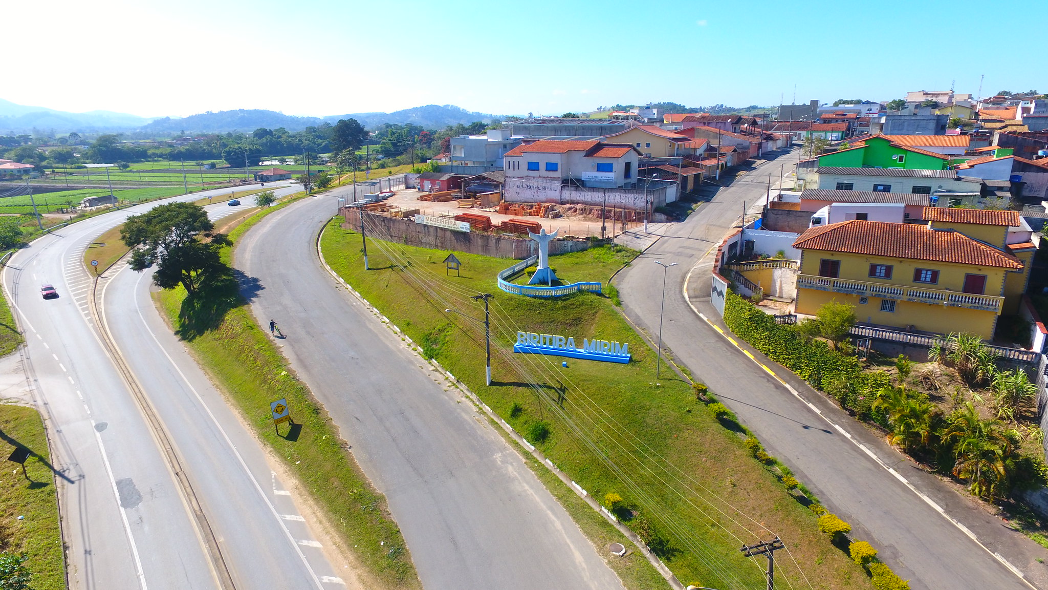 Imagem da entrada da cidade de Biritiba Mirim<a style='float:right;color:#ccc' href='https://www3.al.sp.gov.br/repositorio/noticia/N-06-2023/fg302561.jpg' target=_blank><i class='bi bi-zoom-in'></i> Clique para ver a imagem </a>