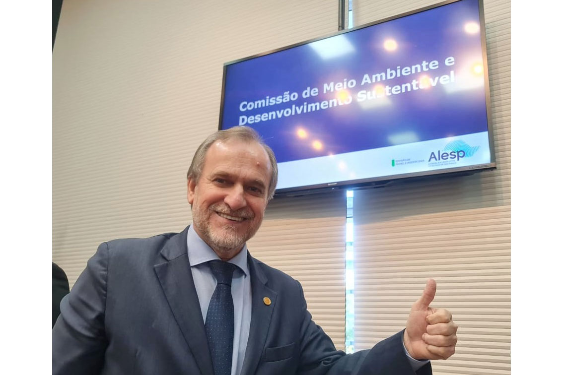 Dirceu Dalben na Comisso de Meio Ambiente<a style='float:right;color:#ccc' href='https://www3.al.sp.gov.br/repositorio/noticia/N-06-2023/fg302959.jpg' target=_blank><i class='bi bi-zoom-in'></i> Clique para ver a imagem </a>