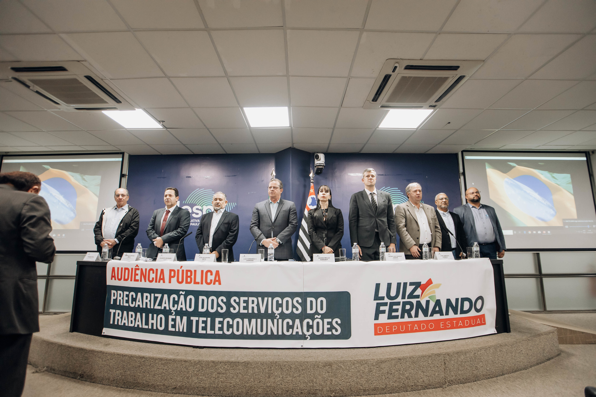 Audincia pblica: trabalho nas telecomunicaes<a style='float:right;color:#ccc' href='https://www3.al.sp.gov.br/repositorio/noticia/N-06-2023/fg304140.jpg' target=_blank><i class='bi bi-zoom-in'></i> Clique para ver a imagem </a>