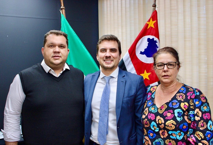  Deputado Vinicius Camarinha ao centro<a style='float:right;color:#ccc' href='https://www3.al.sp.gov.br/repositorio/noticia/N-06-2023/fg304485.jpg' target=_blank><i class='bi bi-zoom-in'></i> Clique para ver a imagem </a>