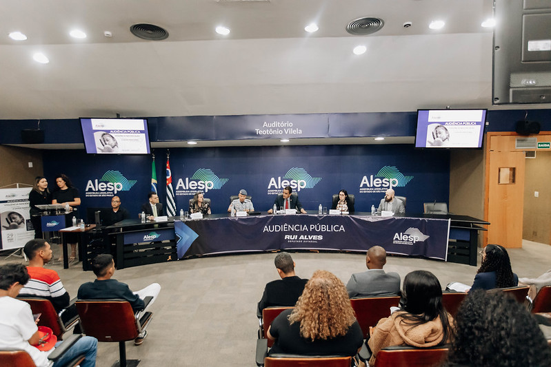 Audiência sobre violência escolar<a style='float:right;color:#ccc' href='https://www3.al.sp.gov.br/repositorio/noticia/N-06-2023/fg304566.jpg' target=_blank><i class='bi bi-zoom-in'></i> Clique para ver a imagem </a>