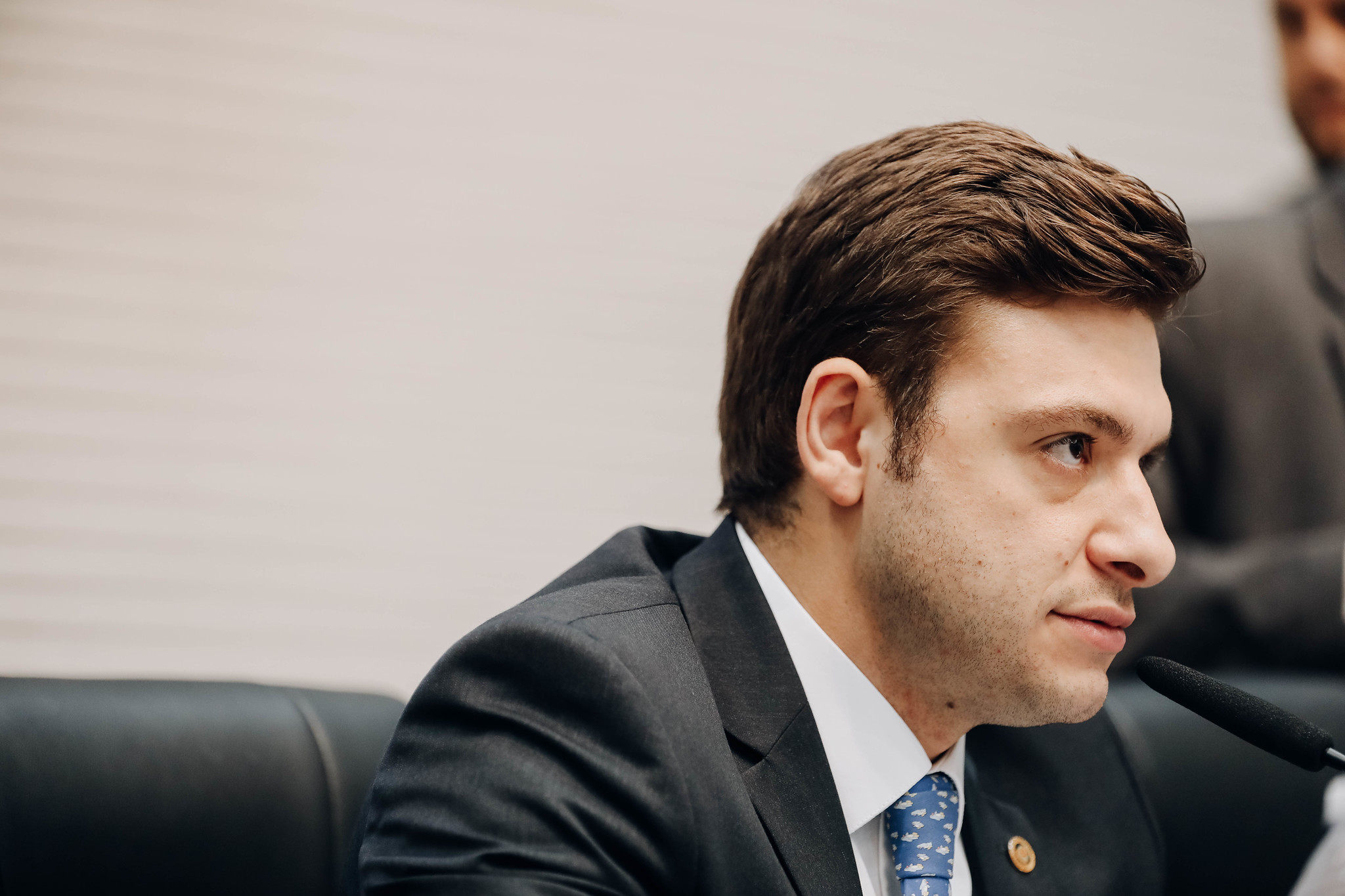Dep. Thiago Auricchio (PL), presidente da CCJR<a style='float:right;color:#ccc' href='https://www3.al.sp.gov.br/repositorio/noticia/N-06-2024/fg327020.jpg' target=_blank><i class='bi bi-zoom-in'></i> Clique para ver a imagem </a>