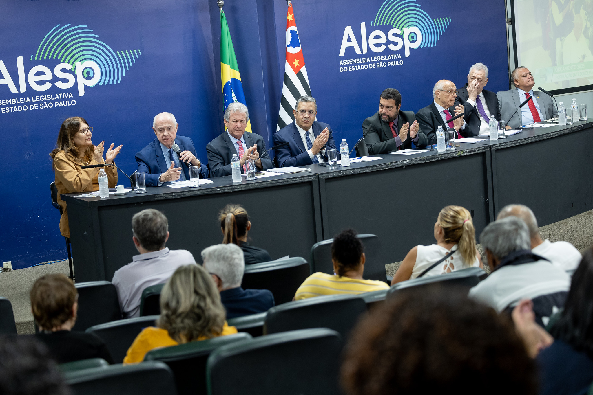25 encontro promovido pela CFOP da Alesp <a style='float:right;color:#ccc' href='https://www3.al.sp.gov.br/repositorio/noticia/N-06-2024/fg327680.jpg' target=_blank><i class='bi bi-zoom-in'></i> Clique para ver a imagem </a>