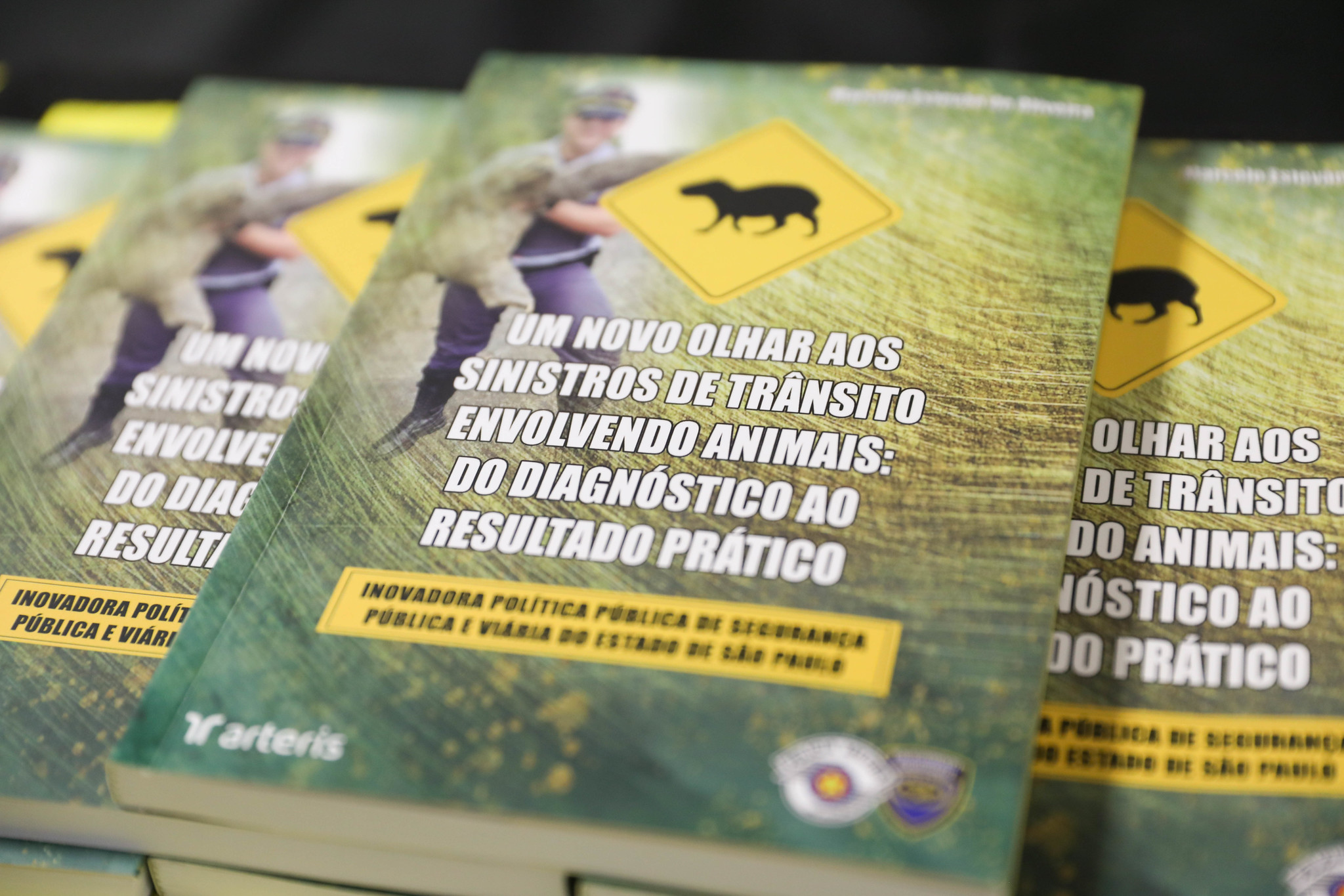 Livro est disponvel gratuitamente na internet<a style='float:right;color:#ccc' href='https://www3.al.sp.gov.br/repositorio/noticia/N-06-2024/fg328060.jpg' target=_blank><i class='bi bi-zoom-in'></i> Clique para ver a imagem </a>