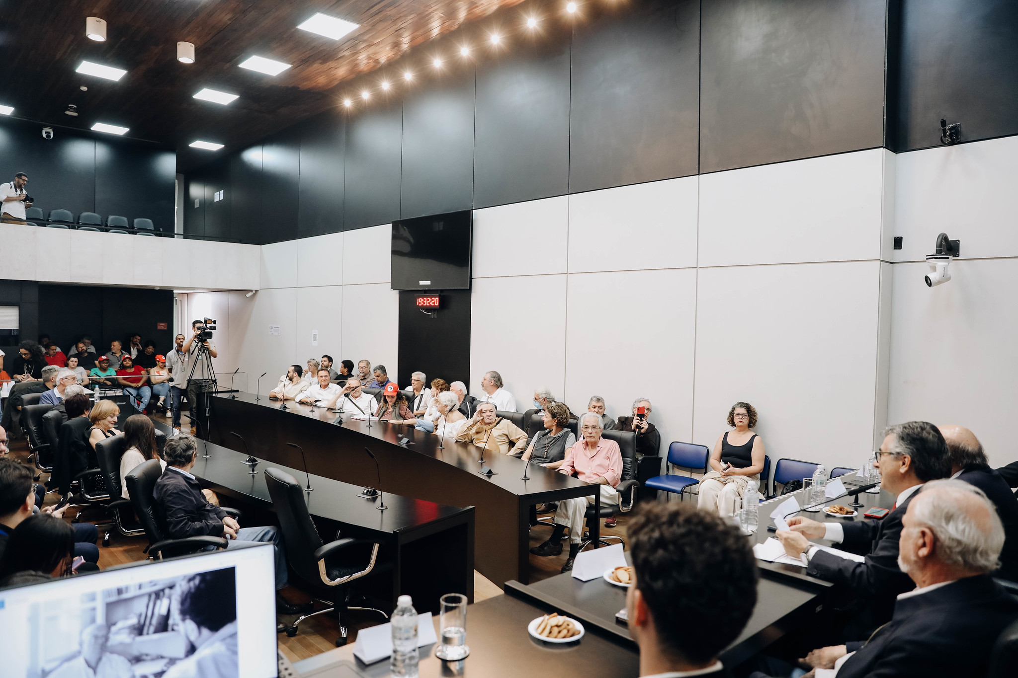 Participantes debateram reforma agrria em SP<a style='float:right;color:#ccc' href='https://www3.al.sp.gov.br/repositorio/noticia/N-06-2024/fg329024.jpg' target=_blank><i class='bi bi-zoom-in'></i> Clique para ver a imagem </a>