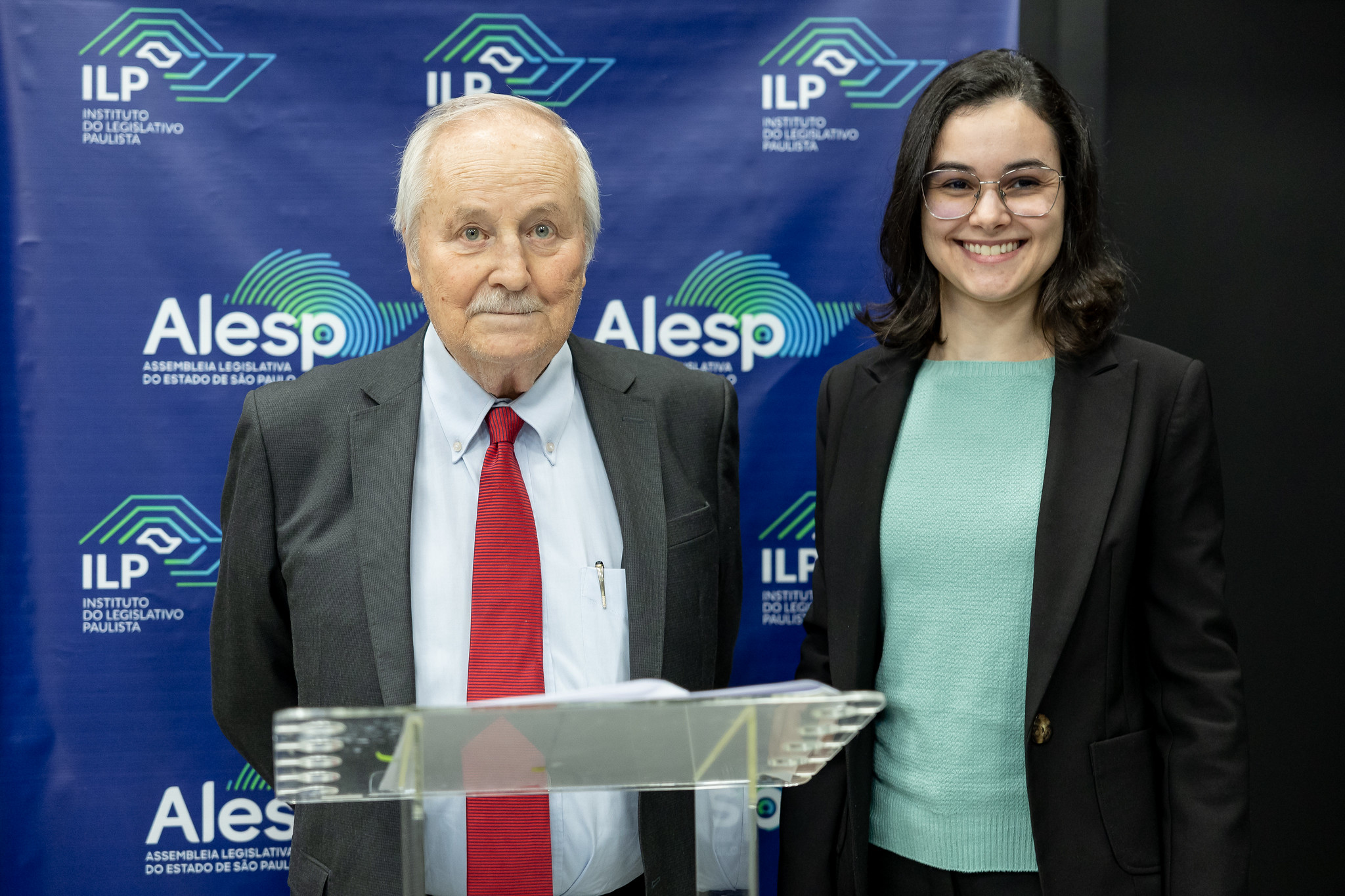 Hans Viertler (CRQ) e Caroline Gomes (ILP)<a style='float:right;color:#ccc' href='https://www3.al.sp.gov.br/repositorio/noticia/N-06-2024/fg329060.jpg' target=_blank><i class='bi bi-zoom-in'></i> Clique para ver a imagem </a>