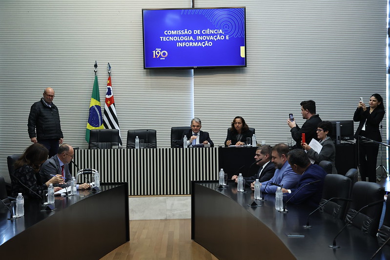 Binio 2025-2027<a style='float:right;color:#ccc' href='https://www3.al.sp.gov.br/repositorio/noticia/N-06-2025/fg346239.jpg' target=_blank><i class='bi bi-zoom-in'></i> Clique para ver a imagem </a>