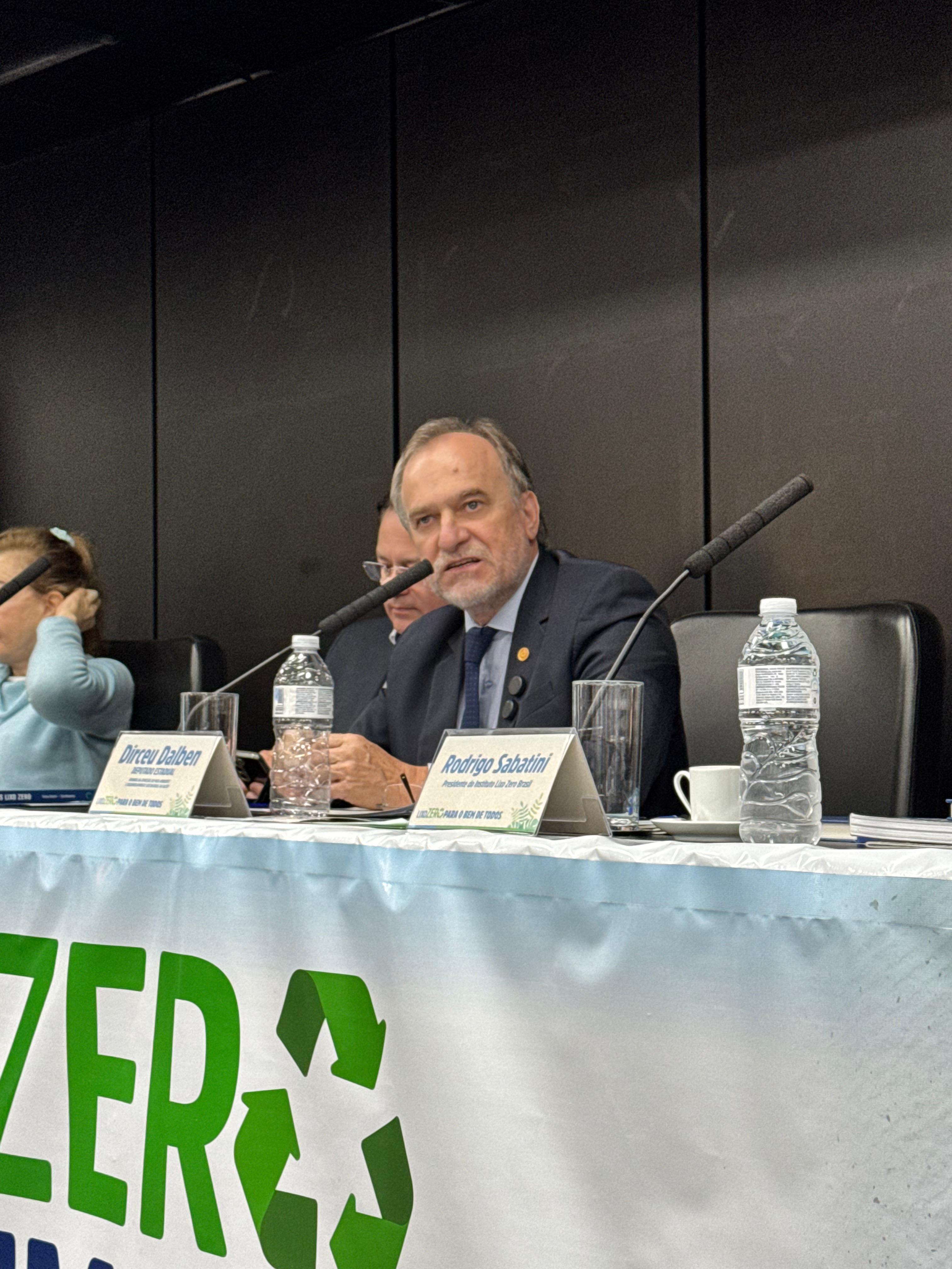 Deputado promove evento<a style='float:right;color:#ccc' href='https://www3.al.sp.gov.br/repositorio/noticia/N-06-2025/fg346543.jpeg' target=_blank><i class='bi bi-zoom-in'></i> Clique para ver a imagem </a>