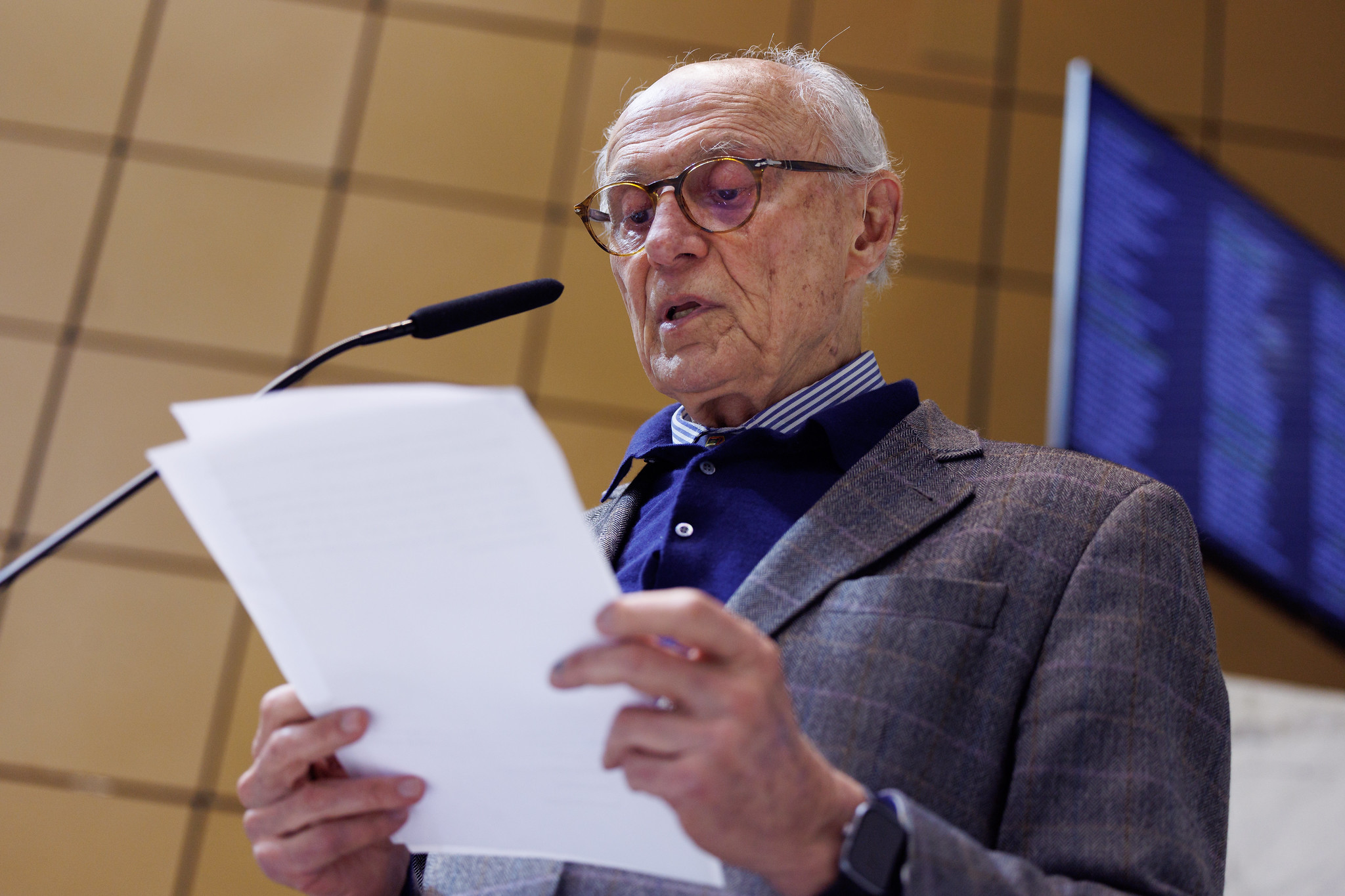 Eduardo Suplicy (PT)<a style='float:right;color:#ccc' href='https://www3.al.sp.gov.br/repositorio/noticia/N-06-2025/fg347054.jpg' target=_blank><i class='bi bi-zoom-in'></i> Clique para ver a imagem </a>