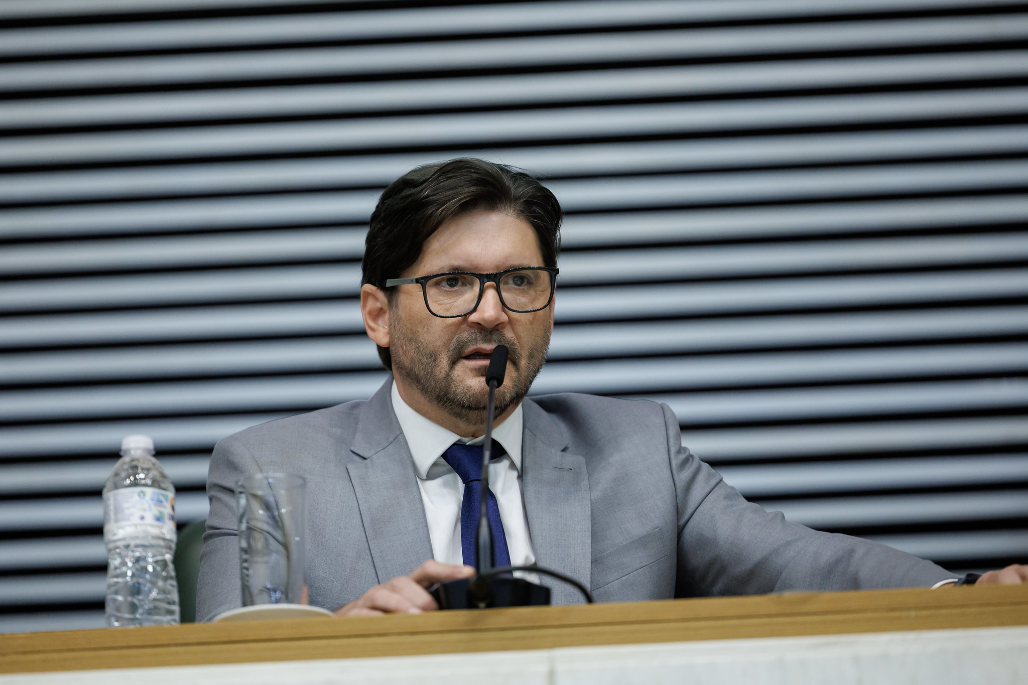 Sessão foi presidida pelo dep. André do Prado<a style='float:right;color:#ccc' href='https://www3.al.sp.gov.br/repositorio/noticia/N-06-2025/fg347082.jpg' target=_blank><i class='bi bi-zoom-in'></i> Clique para ver a imagem </a>