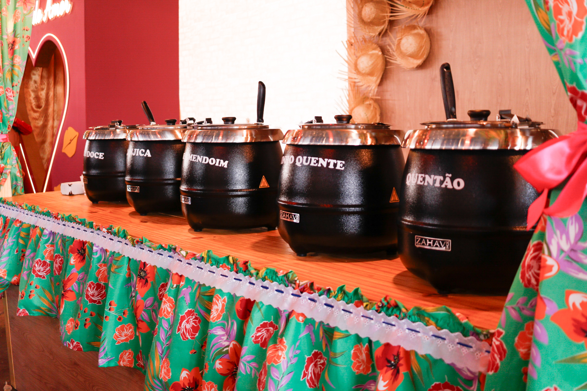 Comidas Tpicas so ricas em sabores<a style='float:right;color:#ccc' href='https://www3.al.sp.gov.br/repositorio/noticia/N-06-2025/fg347261.jpg' target=_blank><i class='bi bi-zoom-in'></i> Clique para ver a imagem </a>