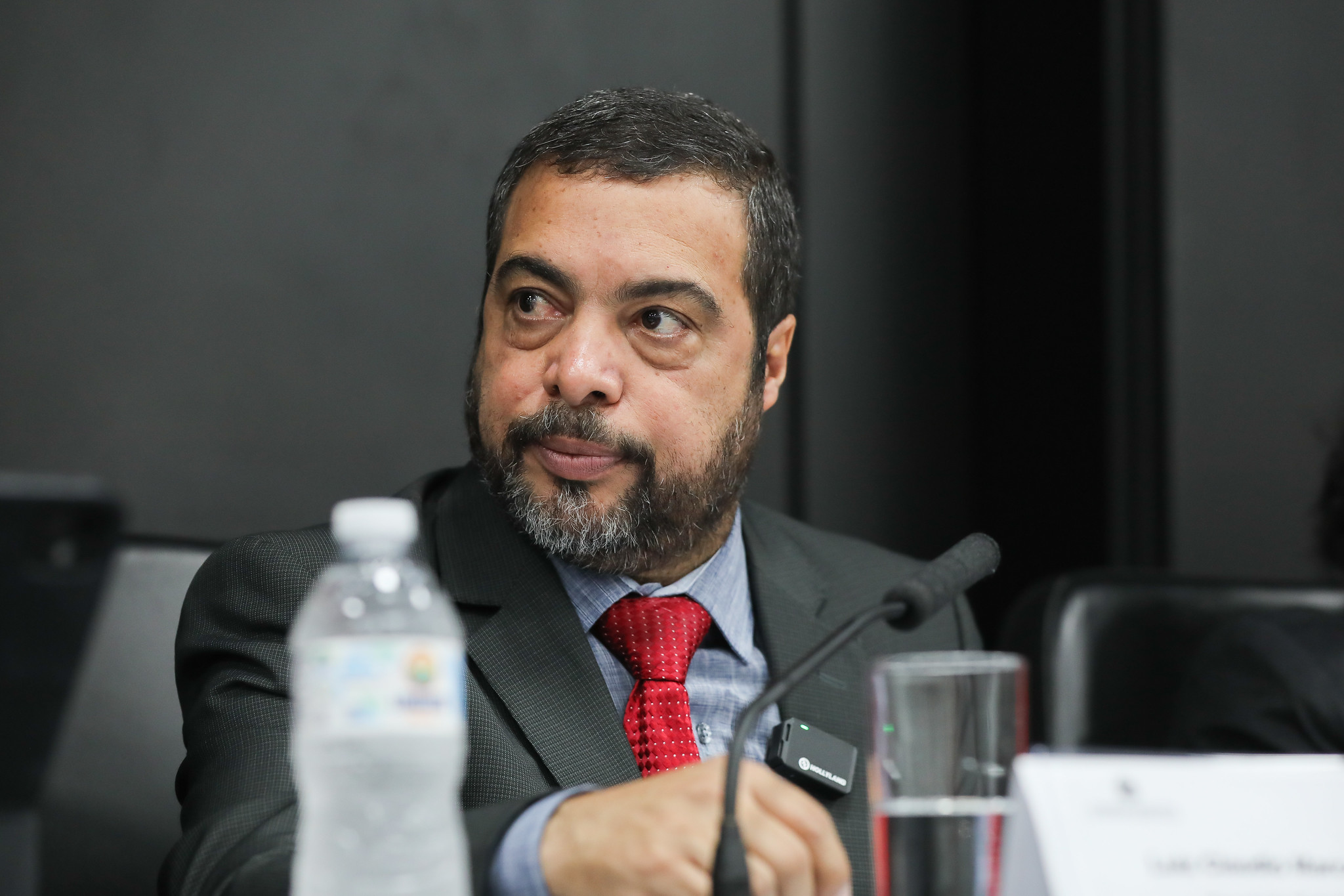 Marcolino: terceirização fraudulenta burla direito<a style='float:right;color:#ccc' href='https://www3.al.sp.gov.br/repositorio/noticia/N-06-2025/fg347440.jpg' target=_blank><i class='bi bi-zoom-in'></i> Clique para ver a imagem </a>