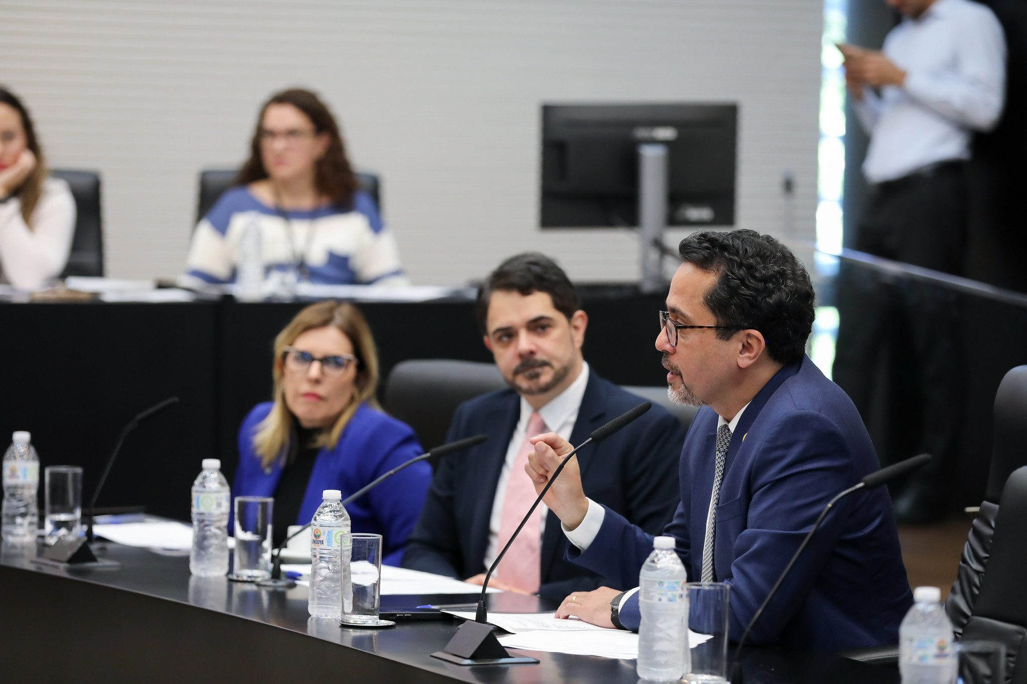 Solange Freitas Ortiz Júnior e Dr. Elton<a style='float:right;color:#ccc' href='https://www3.al.sp.gov.br/repositorio/noticia/N-06-2025/fg347511.jpg' target=_blank><i class='bi bi-zoom-in'></i> Clique para ver a imagem </a>