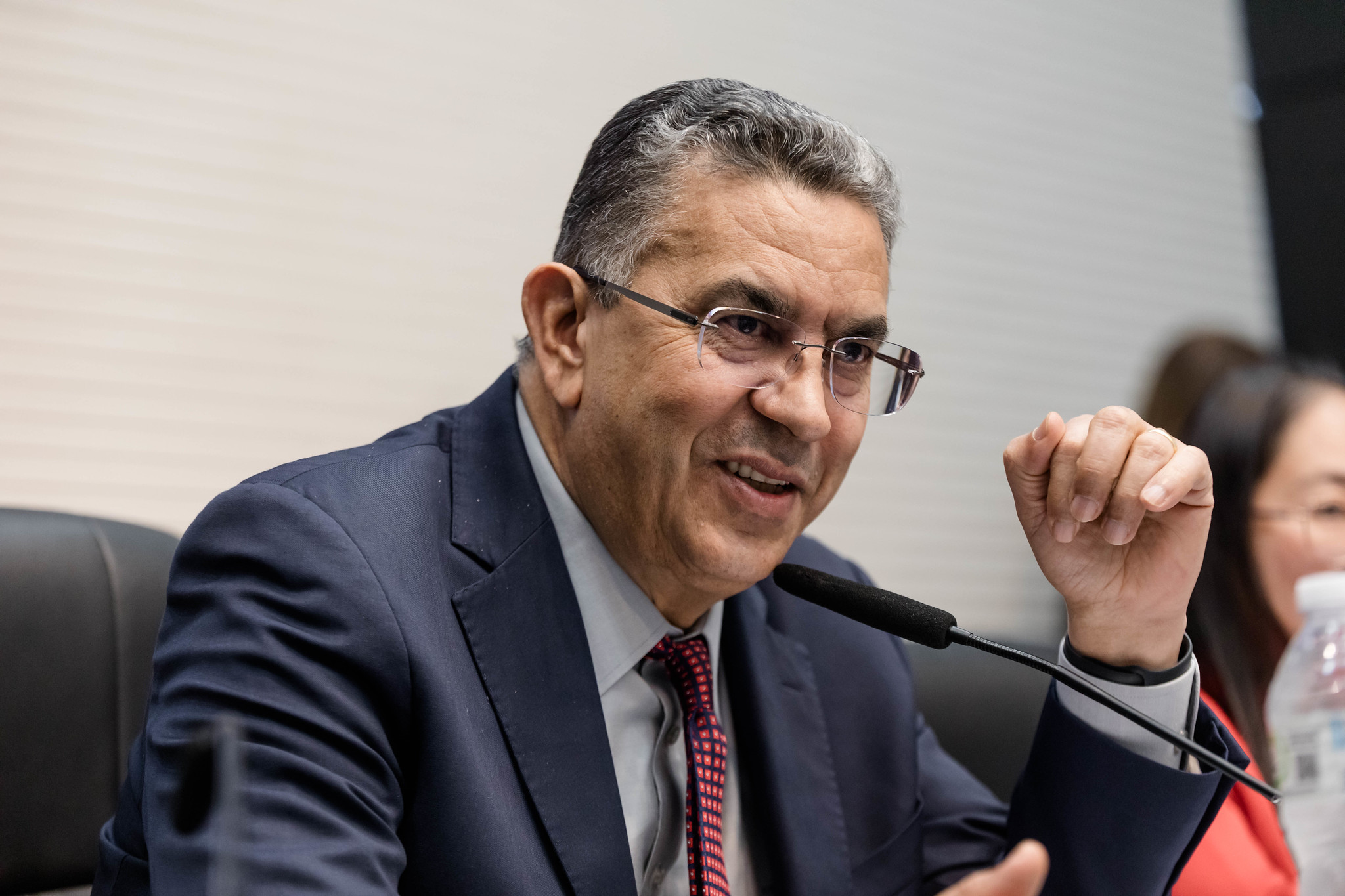 Reunião foi presidida pelo dep. Gilmaci Santos<a style='float:right;color:#ccc' href='https://www3.al.sp.gov.br/repositorio/noticia/N-06-2025/fg347516.jpg' target=_blank><i class='bi bi-zoom-in'></i> Clique para ver a imagem </a>
