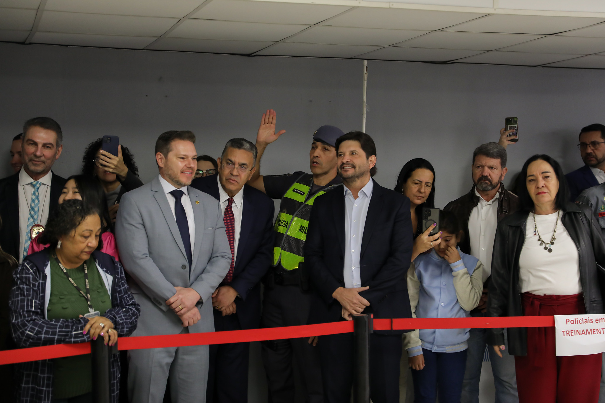 Parlamentares acompanharam a simulação<a style='float:right;color:#ccc' href='https://www3.al.sp.gov.br/repositorio/noticia/N-06-2025/fg347605.jpg' target=_blank><i class='bi bi-zoom-in'></i> Clique para ver a imagem </a>