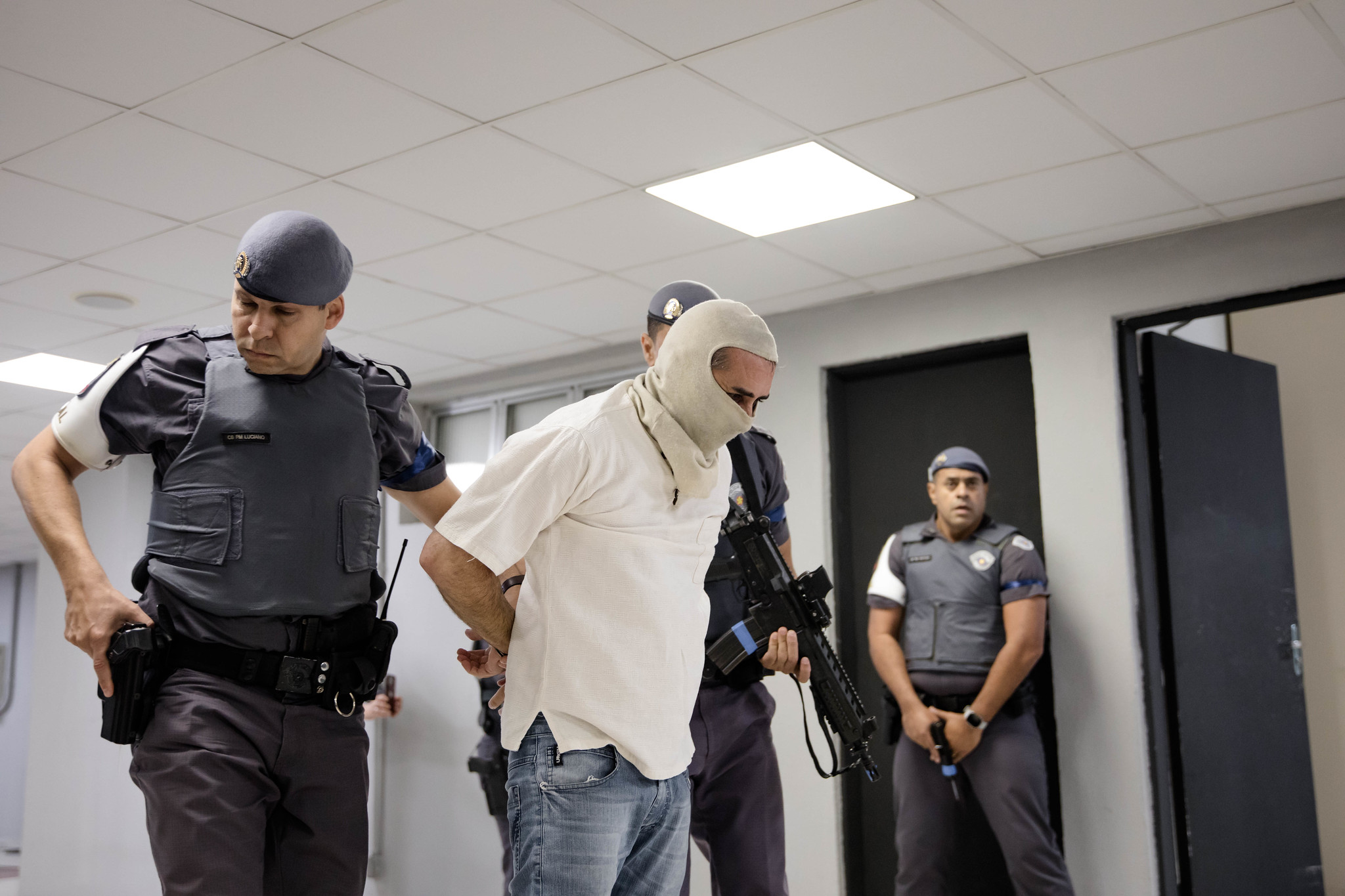 Práticas de segurança em situações de emergência<a style='float:right;color:#ccc' href='https://www3.al.sp.gov.br/repositorio/noticia/N-06-2025/fg347621.jpg' target=_blank><i class='bi bi-zoom-in'></i> Clique para ver a imagem </a>