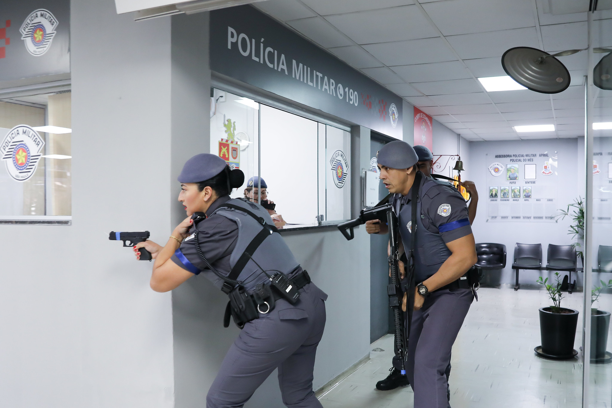 Práticas de segurança em situações de emergência<a style='float:right;color:#ccc' href='https://www3.al.sp.gov.br/repositorio/noticia/N-06-2025/fg347622.jpg' target=_blank><i class='bi bi-zoom-in'></i> Clique para ver a imagem </a>