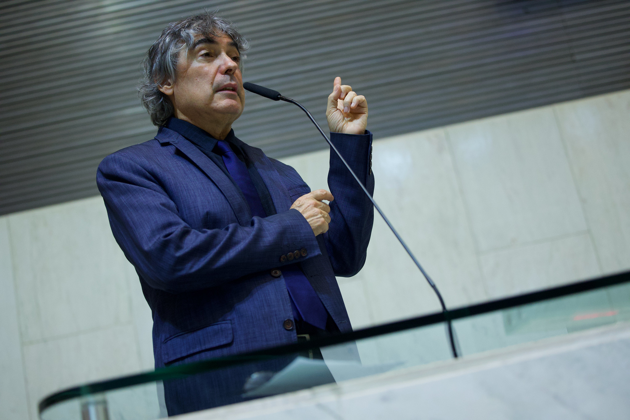 Carlos Giannazi (Psol): contratação de professores<a style='float:right;color:#ccc' href='https://www3.al.sp.gov.br/repositorio/noticia/N-06-2025/fg348260.jpg' target=_blank><i class='bi bi-zoom-in'></i> Clique para ver a imagem </a>